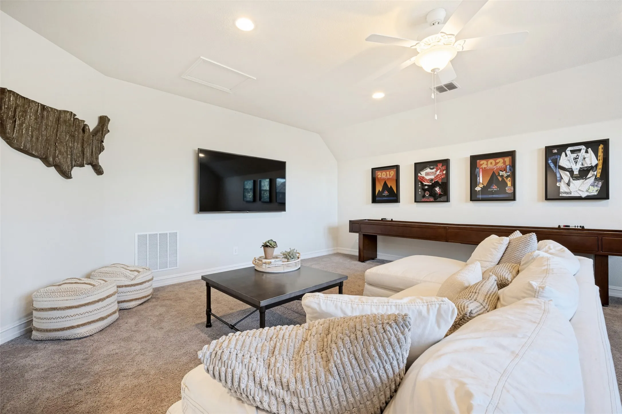 Single Family Residence For Sale in Denton County , 1140 Parkdale Drive, Northlake, Texas 76226, 4 Bedroom, 3 Bathroom, 2 Garage spaces, 3,341 Sqft, built in 2016, mls#21407229, Real Estate Agent in Northlake, Homes For Sale in Denton county, Homes For Sale in Northlake, Realtor in Northlake Texas, Real Estate Brokerage Independent Realty Texas, Luminita Cordes Realtor