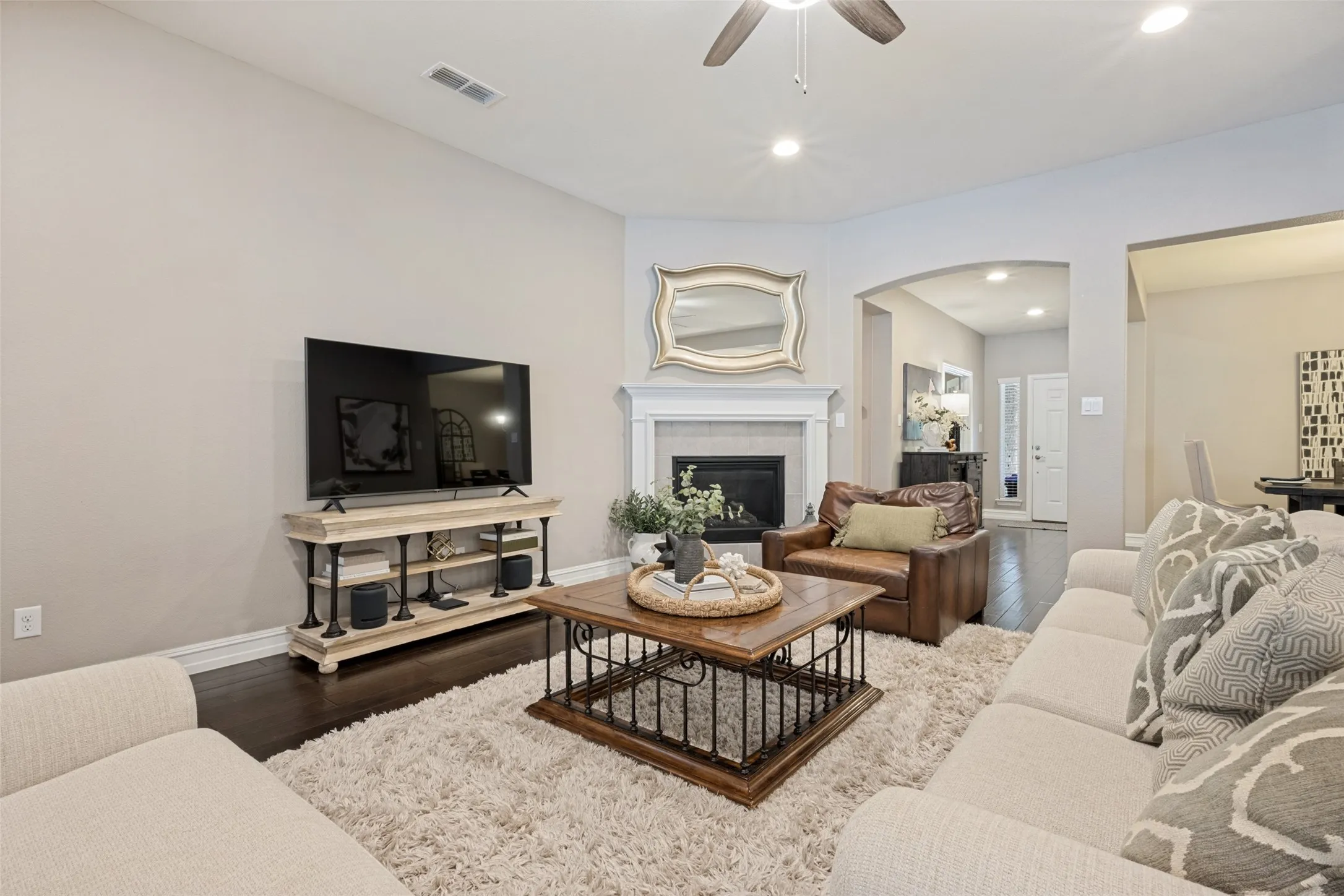 Single Family Residence For Sale in Denton County , 1140 Parkdale Drive, Northlake, Texas 76226, 4 Bedroom, 3 Bathroom, 2 Garage spaces, 3,341 Sqft, built in 2016, mls#21407229, Real Estate Agent in Northlake, Homes For Sale in Denton county, Homes For Sale in Northlake, Realtor in Northlake Texas, Real Estate Brokerage Independent Realty Texas, Luminita Cordes Realtor