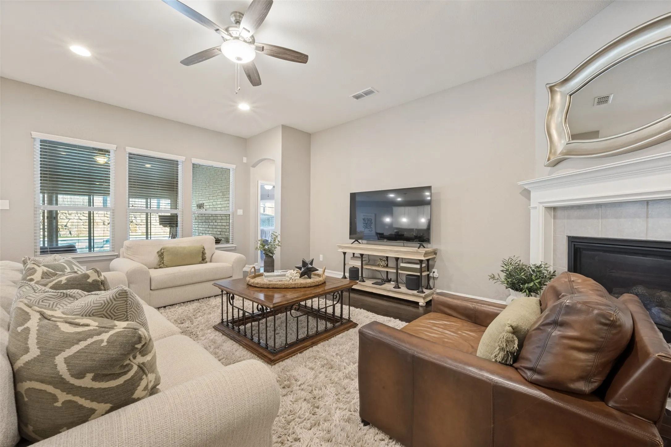 Single Family Residence For Sale in Denton County , 1140 Parkdale Drive, Northlake, Texas 76226, 4 Bedroom, 3 Bathroom, 2 Garage spaces, 3,341 Sqft, built in 2016, mls#21407229, Real Estate Agent in Northlake, Homes For Sale in Denton county, Homes For Sale in Northlake, Realtor in Northlake Texas, Real Estate Brokerage Independent Realty Texas, Luminita Cordes Realtor
