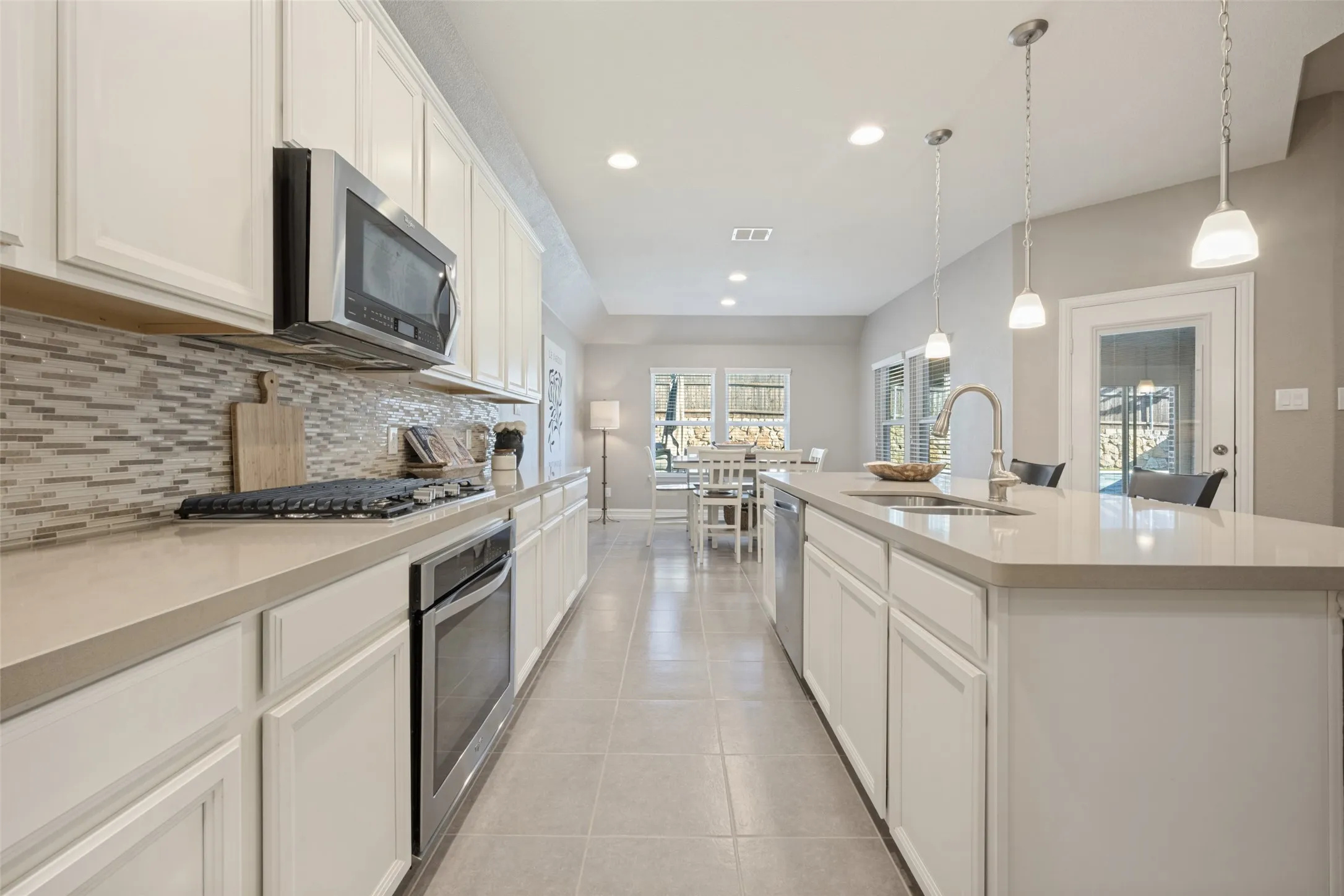 Single Family Residence For Sale in Denton County , 1140 Parkdale Drive, Northlake, Texas 76226, 4 Bedroom, 3 Bathroom, 2 Garage spaces, 3,341 Sqft, built in 2016, mls#21407229, Real Estate Agent in Northlake, Homes For Sale in Denton county, Homes For Sale in Northlake, Realtor in Northlake Texas, Real Estate Brokerage Independent Realty Texas, Luminita Cordes Realtor