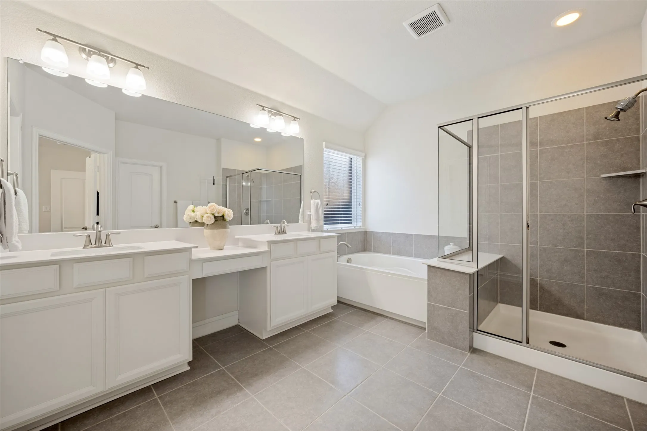 Single Family Residence For Sale in Denton County , 1140 Parkdale Drive, Northlake, Texas 76226, 4 Bedroom, 3 Bathroom, 2 Garage spaces, 3,341 Sqft, built in 2016, mls#21407229, Real Estate Agent in Northlake, Homes For Sale in Denton county, Homes For Sale in Northlake, Realtor in Northlake Texas, Real Estate Brokerage Independent Realty Texas, Luminita Cordes Realtor