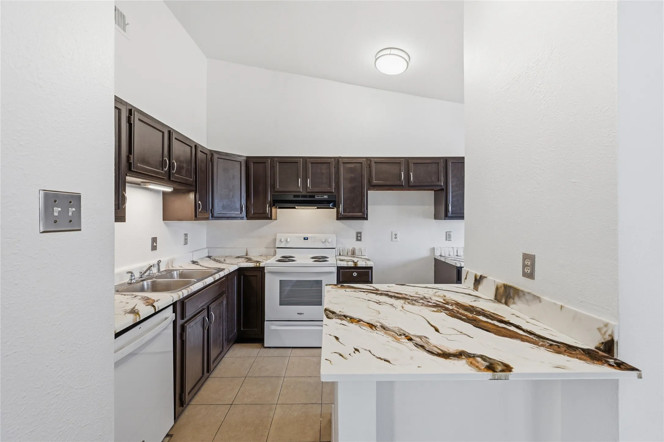 Single Family Residence For Sale in Dallas County , 1524 Abilene Drive, Mesquite, Texas 75150, 2 Bedroom, 2 Bathroom, Garage spaces, 966 Sqft, built in 1983, mls#21408968, Real Estate Agent in Mesquite, Homes For Sale in Dallas county, Homes For Sale in Mesquite, Realtor in Mesquite Texas, Real Estate Brokerage Independent Realty Texas, Luminita Cordes Realtor