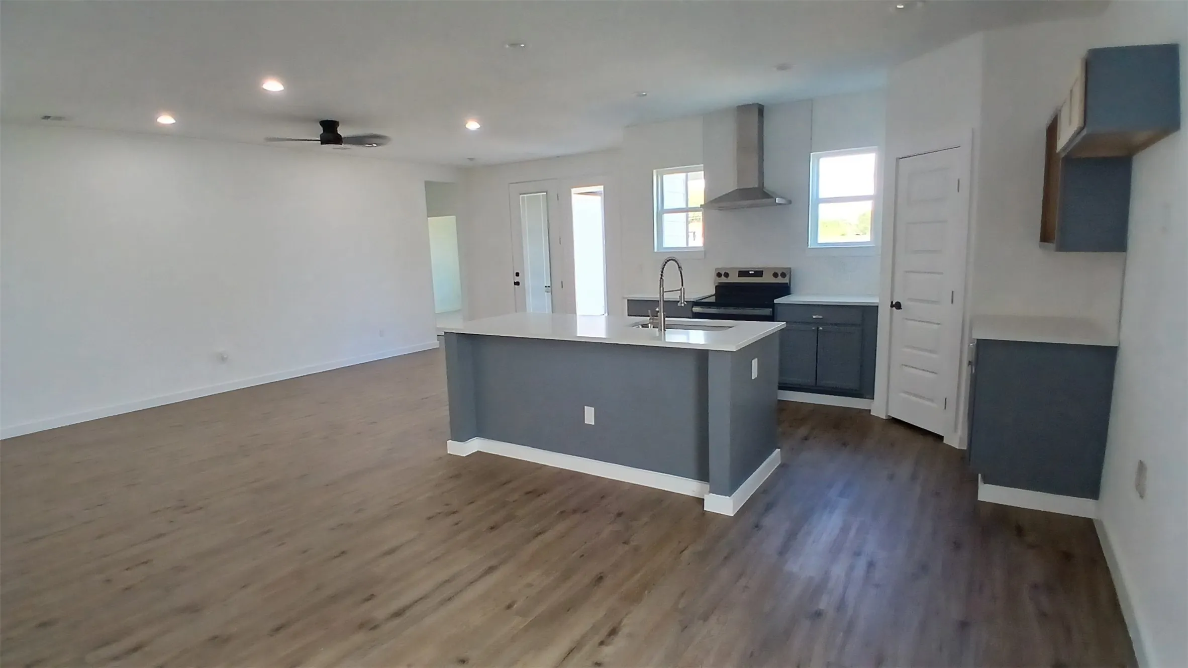 Single Family Residence For Rent in Navarro County , 1700 E 10TH Avenue, Corsicana, Texas 75110, 3 Bedroom, 2 Bathroom, 2 Garage spaces, 1,461 Sqft, built in 2023, mls#21409084, Real Estate Agent in Corsicana, Homes For Rent in Navarro county, Homes For Rent in Corsicana, Realtor in Corsicana Texas, Real Estate Brokerage Independent Realty Texas, Luminita Cordes Realtor