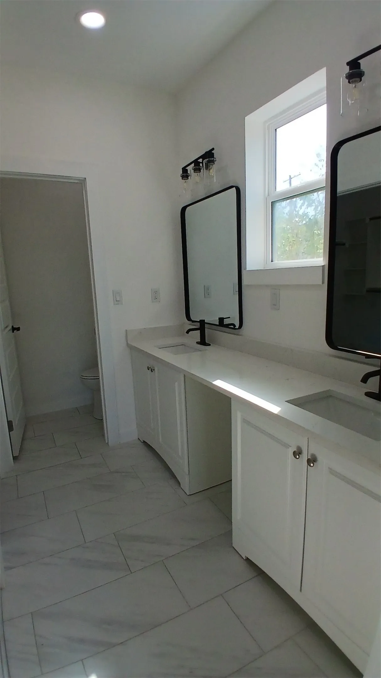 Single Family Residence For Rent in Navarro County , 1700 E 10TH Avenue, Corsicana, Texas 75110, 3 Bedroom, 2 Bathroom, 2 Garage spaces, 1,461 Sqft, built in 2023, mls#21409084, Real Estate Agent in Corsicana, Homes For Rent in Navarro county, Homes For Rent in Corsicana, Realtor in Corsicana Texas, Real Estate Brokerage Independent Realty Texas, Luminita Cordes Realtor