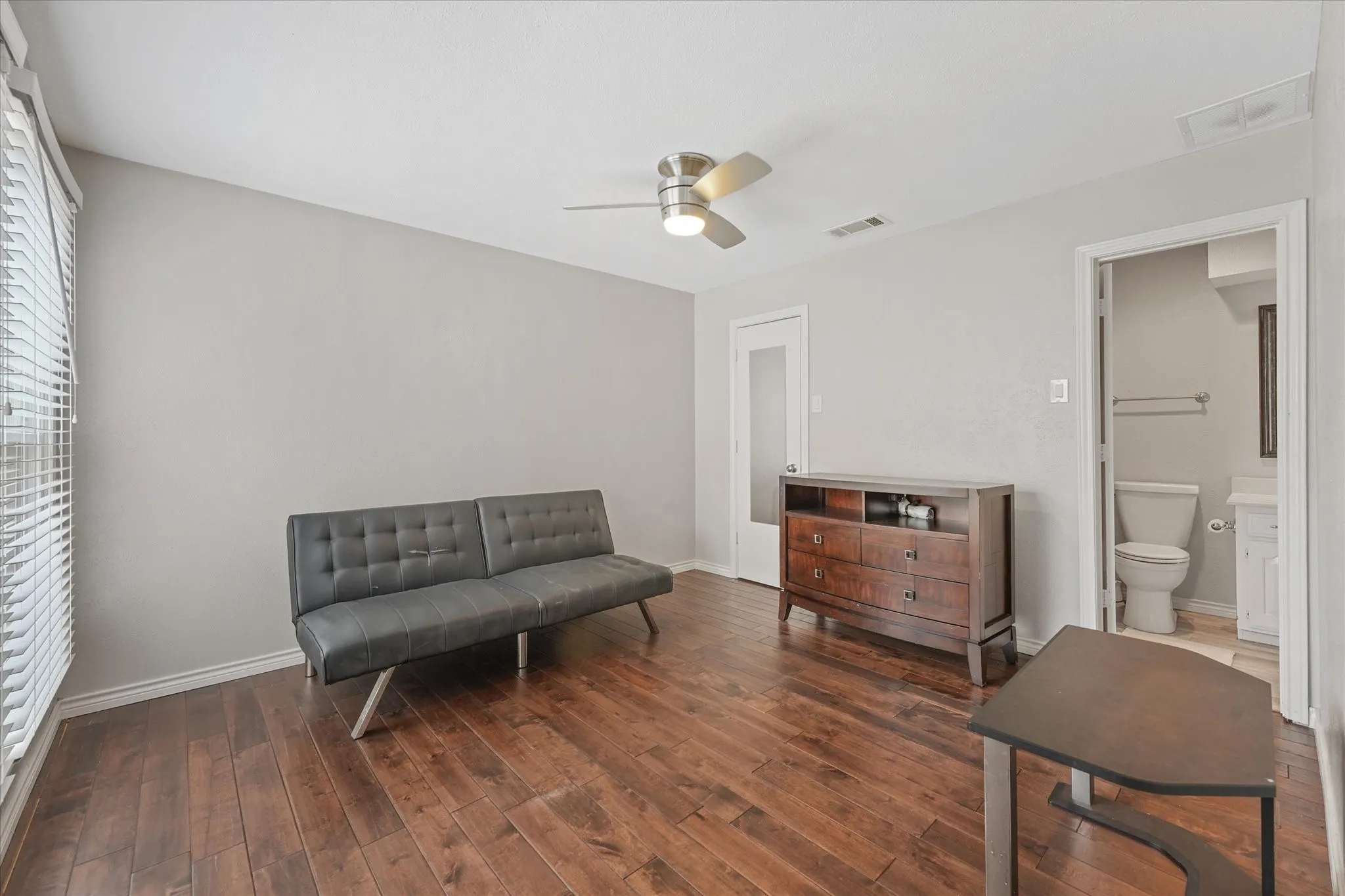 Single Family Residence For Rent in Dallas County , 6620 Robin Willow Court, Dallas, Texas 75248, 4 Bedroom, 3 Bathroom, 2 Garage spaces, 2,680 Sqft, built in 1979, mls#21393975, Real Estate Agent in Dallas, Homes For Rent in Dallas county, Homes For Rent in Dallas, Realtor in Dallas Texas, Real Estate Brokerage Independent Realty Texas, Luminita Cordes Realtor