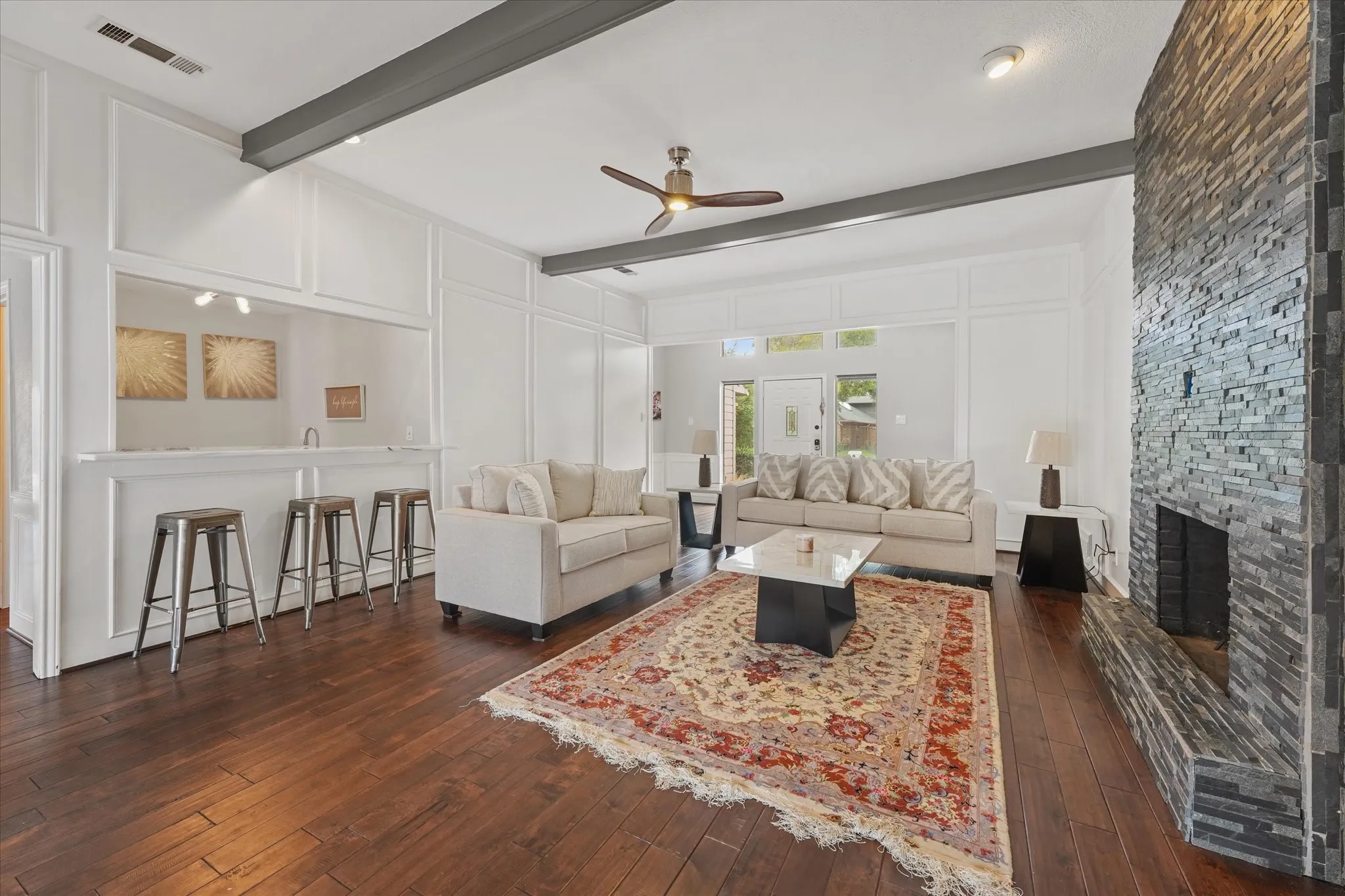 Single Family Residence For Rent in Dallas County , 6620 Robin Willow Court, Dallas, Texas 75248, 4 Bedroom, 3 Bathroom, 2 Garage spaces, 2,680 Sqft, built in 1979, mls#21393975, Real Estate Agent in Dallas, Homes For Rent in Dallas county, Homes For Rent in Dallas, Realtor in Dallas Texas, Real Estate Brokerage Independent Realty Texas, Luminita Cordes Realtor