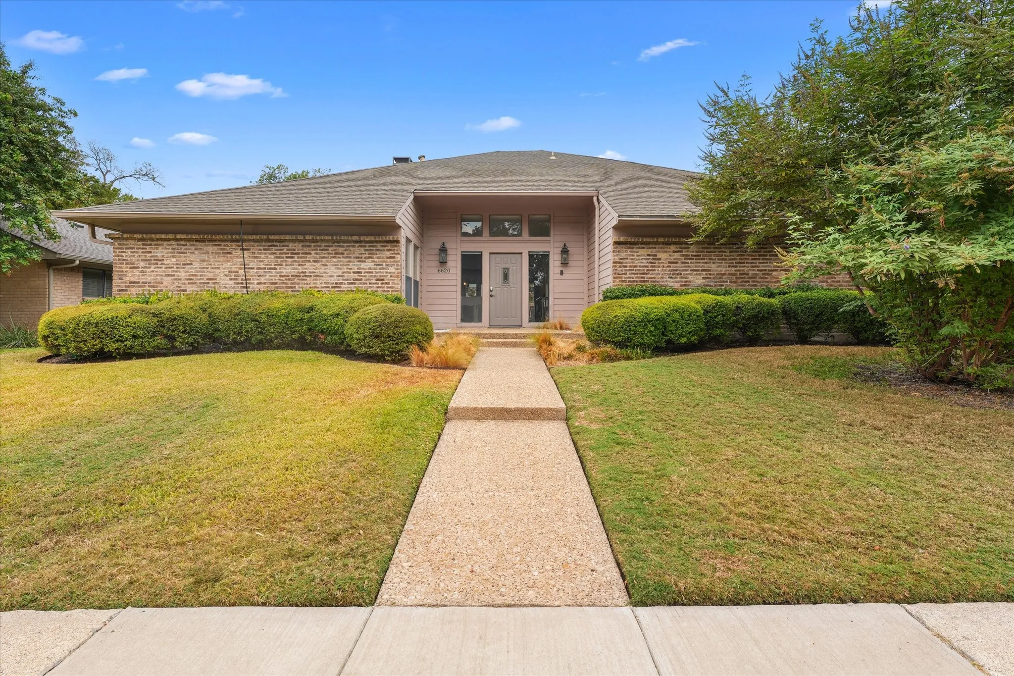 Single Family Residence For Rent
