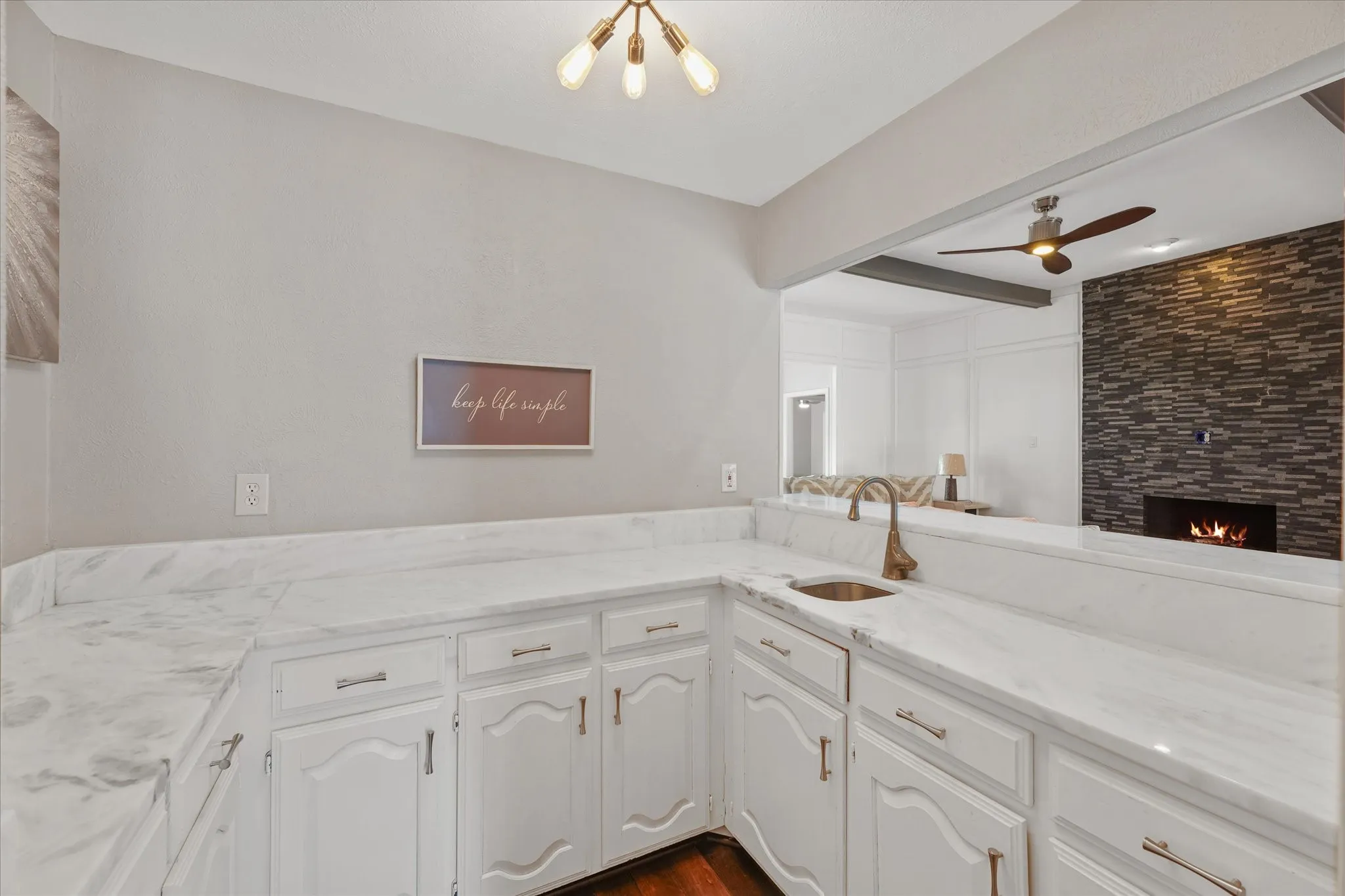 Single Family Residence For Rent in Dallas County , 6620 Robin Willow Court, Dallas, Texas 75248, 4 Bedroom, 3 Bathroom, 2 Garage spaces, 2,680 Sqft, built in 1979, mls#21393975, Real Estate Agent in Dallas, Homes For Rent in Dallas county, Homes For Rent in Dallas, Realtor in Dallas Texas, Real Estate Brokerage Independent Realty Texas, Luminita Cordes Realtor