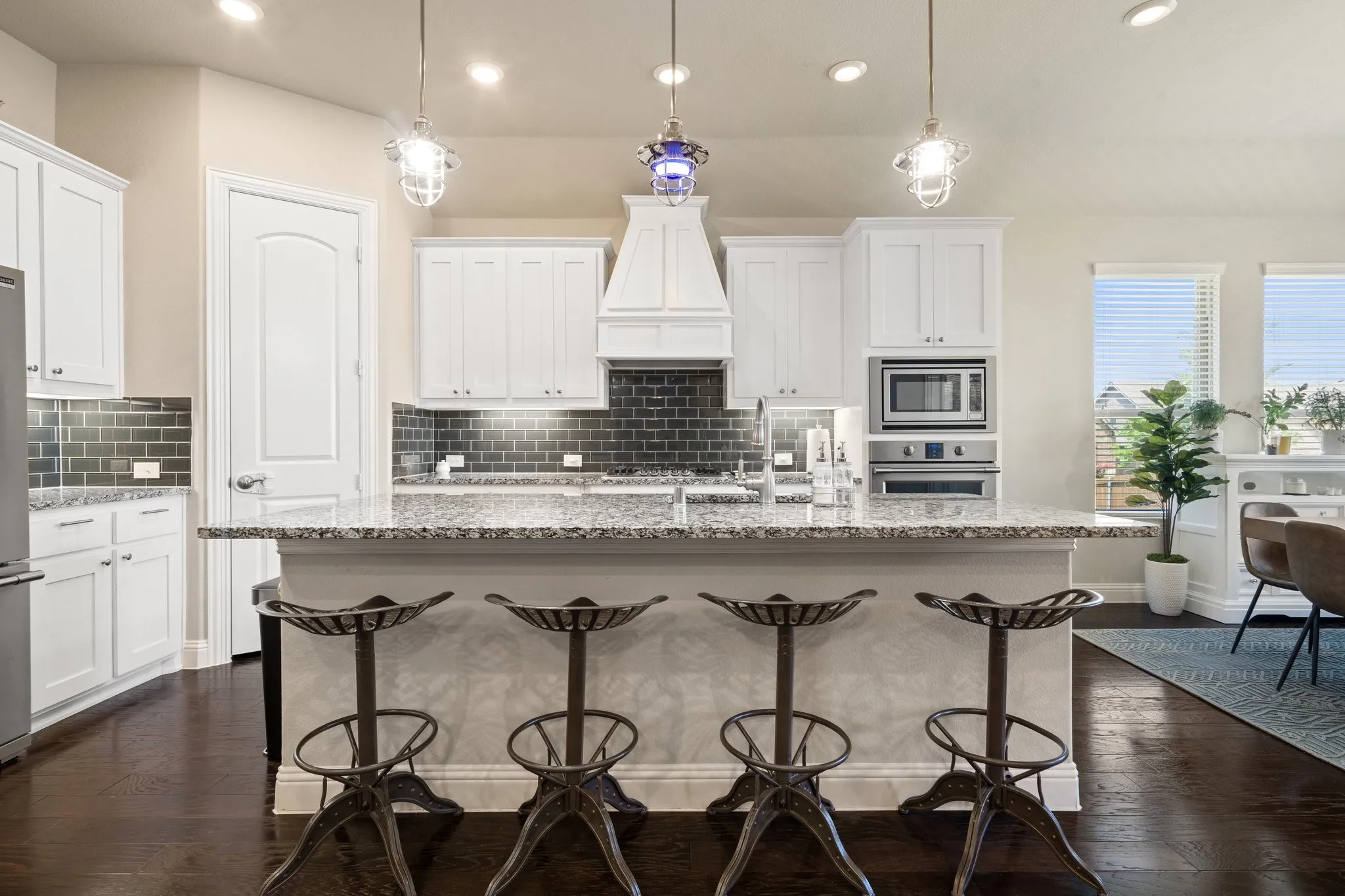 Single Family Residence For Rent in Collin County , 10912 Smithville Place, Mc Kinney, Texas 75071, 4 Bedroom, 3 Bathroom, 2 Garage spaces, 2,434 Sqft, built in 2017, mls#21407958, Real Estate Agent in Mc Kinney, Homes For Rent in Collin county, Homes For Rent in Mc Kinney, Realtor in Mc Kinney Texas, Real Estate Brokerage Independent Realty Texas, Luminita Cordes Realtor