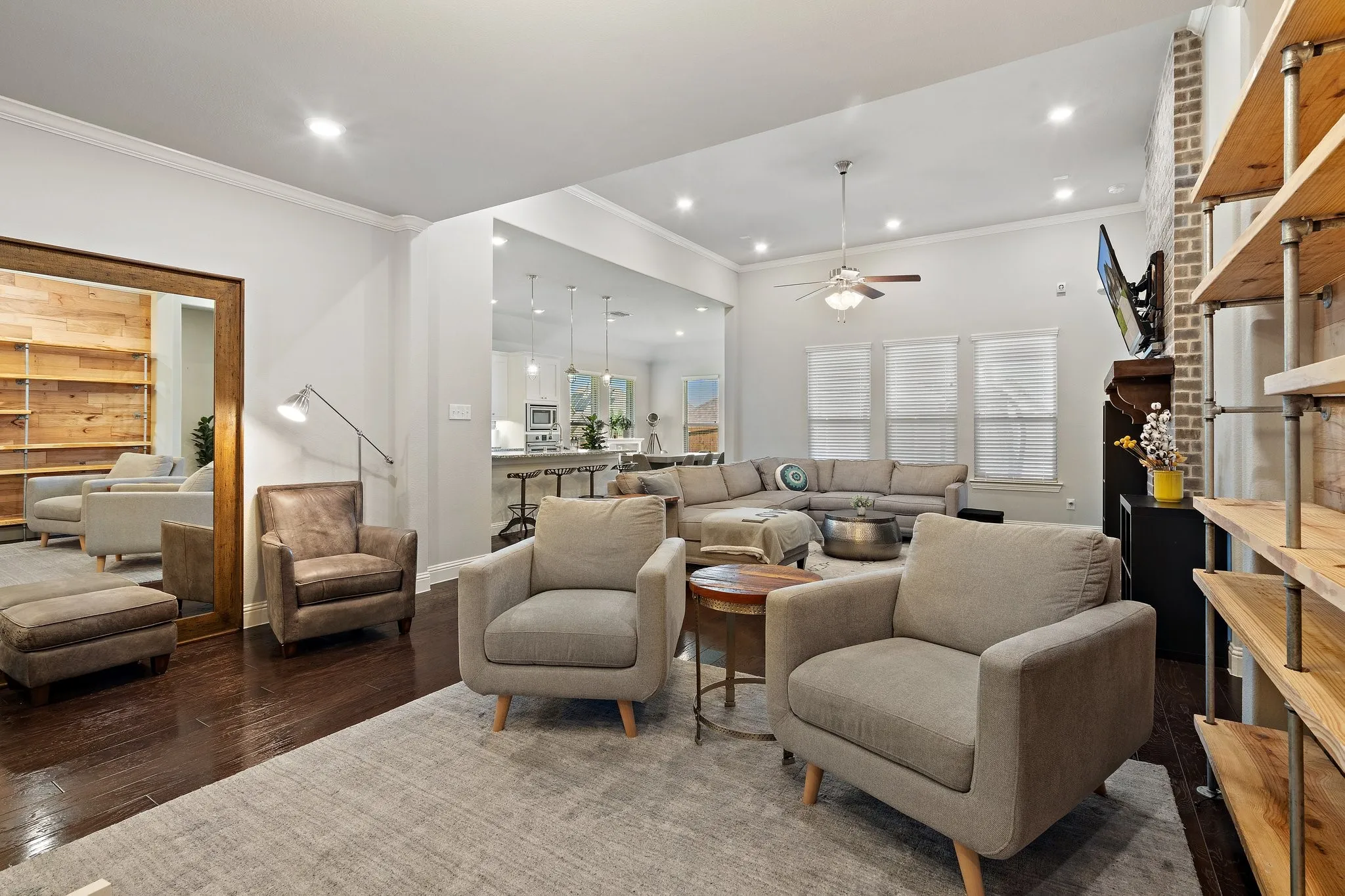 Single Family Residence For Rent