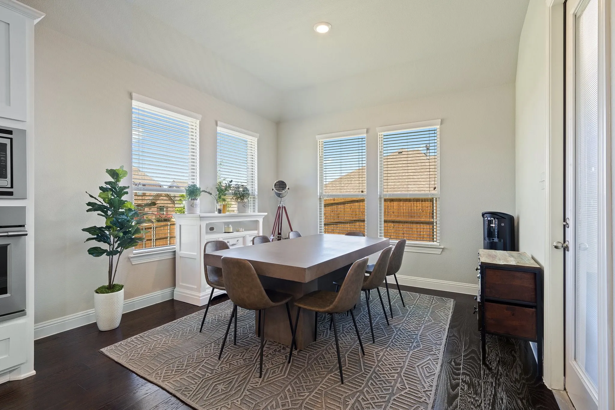 Single Family Residence For Rent in Collin County , 10912 Smithville Place, Mc Kinney, Texas 75071, 4 Bedroom, 3 Bathroom, 2 Garage spaces, 2,434 Sqft, built in 2017, mls#21407958, Real Estate Agent in Mc Kinney, Homes For Rent in Collin county, Homes For Rent in Mc Kinney, Realtor in Mc Kinney Texas, Real Estate Brokerage Independent Realty Texas, Luminita Cordes Realtor