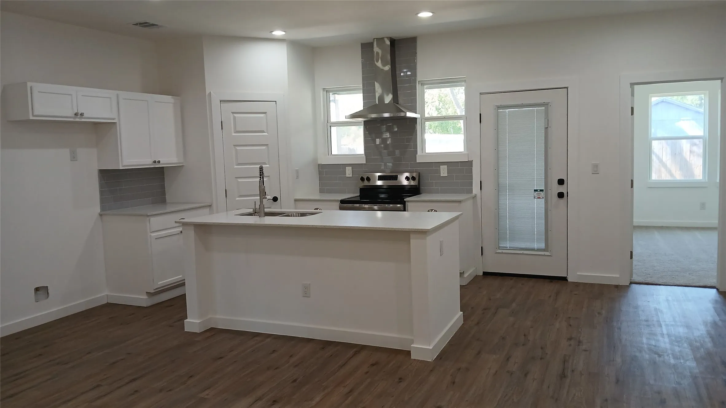 Single Family Residence For Rent in Navarro County , 1704 E 10TH Avenue, Corsicana, Texas 75110, 3 Bedroom, 2 Bathroom, 2 Garage spaces, 1,441 Sqft, built in 2023, mls#21409090, Real Estate Agent in Corsicana, Homes For Rent in Navarro county, Homes For Rent in Corsicana, Realtor in Corsicana Texas, Real Estate Brokerage Independent Realty Texas, Luminita Cordes Realtor