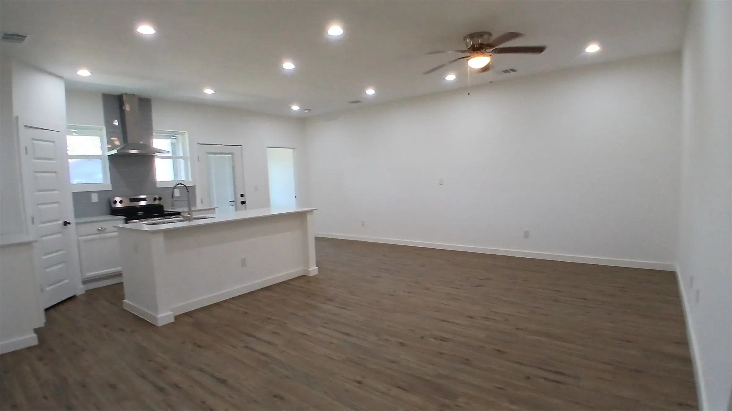 Single Family Residence For Rent in Navarro County , 1704 E 10TH Avenue, Corsicana, Texas 75110, 3 Bedroom, 2 Bathroom, 2 Garage spaces, 1,441 Sqft, built in 2023, mls#21409090, Real Estate Agent in Corsicana, Homes For Rent in Navarro county, Homes For Rent in Corsicana, Realtor in Corsicana Texas, Real Estate Brokerage Independent Realty Texas, Luminita Cordes Realtor