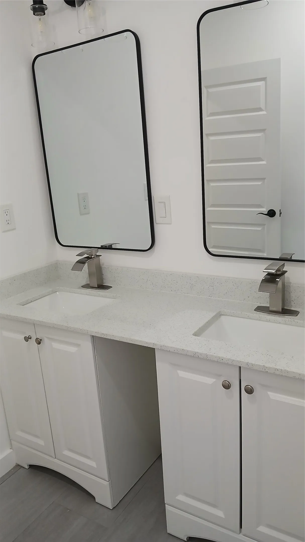 Single Family Residence For Rent in Navarro County , 1704 E 10TH Avenue, Corsicana, Texas 75110, 3 Bedroom, 2 Bathroom, 2 Garage spaces, 1,441 Sqft, built in 2023, mls#21409090, Real Estate Agent in Corsicana, Homes For Rent in Navarro county, Homes For Rent in Corsicana, Realtor in Corsicana Texas, Real Estate Brokerage Independent Realty Texas, Luminita Cordes Realtor