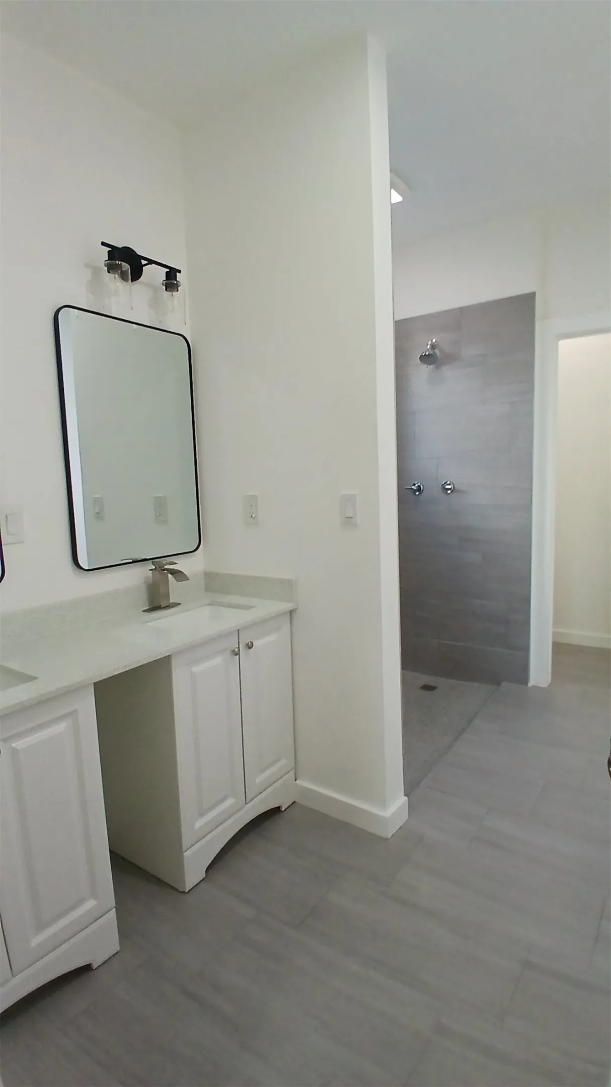 Single Family Residence For Rent in Navarro County , 1704 E 10TH Avenue, Corsicana, Texas 75110, 3 Bedroom, 2 Bathroom, 2 Garage spaces, 1,441 Sqft, built in 2023, mls#21409090, Real Estate Agent in Corsicana, Homes For Rent in Navarro county, Homes For Rent in Corsicana, Realtor in Corsicana Texas, Real Estate Brokerage Independent Realty Texas, Luminita Cordes Realtor
