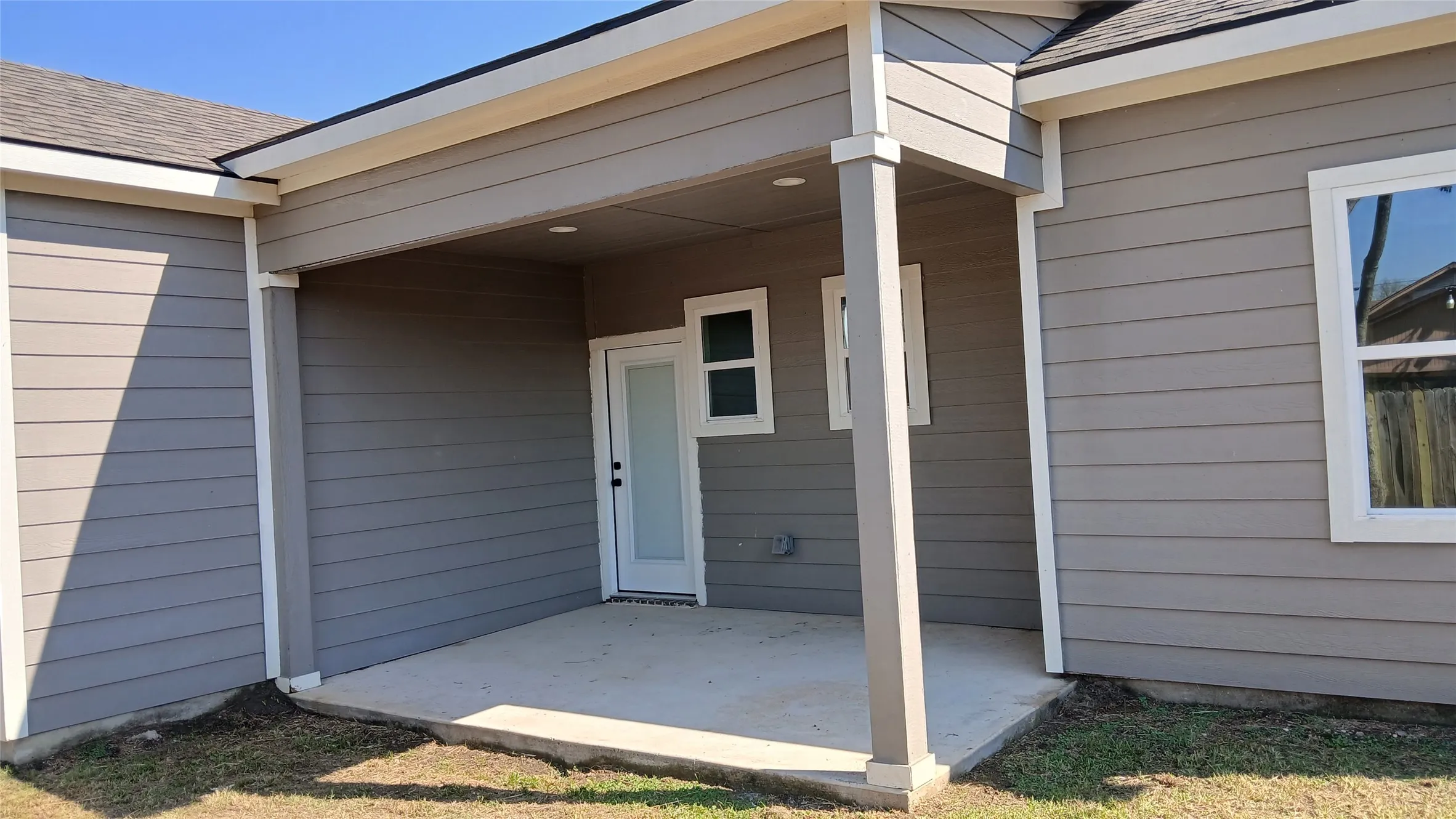 Single Family Residence For Rent in Navarro County , 1704 E 10TH Avenue, Corsicana, Texas 75110, 3 Bedroom, 2 Bathroom, 2 Garage spaces, 1,441 Sqft, built in 2023, mls#21409090, Real Estate Agent in Corsicana, Homes For Rent in Navarro county, Homes For Rent in Corsicana, Realtor in Corsicana Texas, Real Estate Brokerage Independent Realty Texas, Luminita Cordes Realtor
