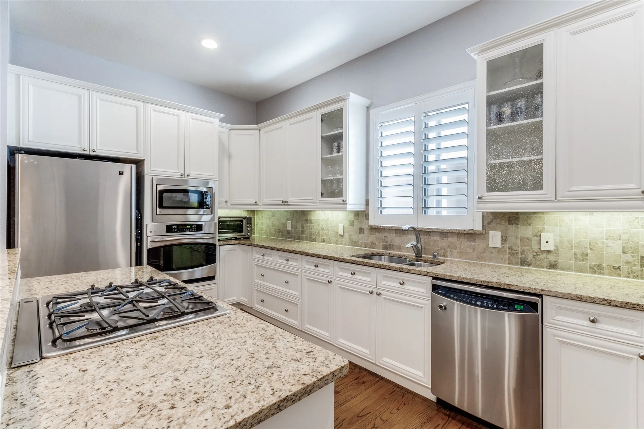 Condominium For Rent in Dallas County , 2411 N Hall Street 31, Dallas, Texas 75204, 2 Bedroom, 3 Bathroom, 2 Garage spaces, 1,810 Sqft, built in 2006, mls#21408974, Real Estate Agent in Dallas, Homes For Rent in Dallas county, Homes For Rent in Dallas, Realtor in Dallas Texas, Real Estate Brokerage Independent Realty Texas, Luminita Cordes Realtor