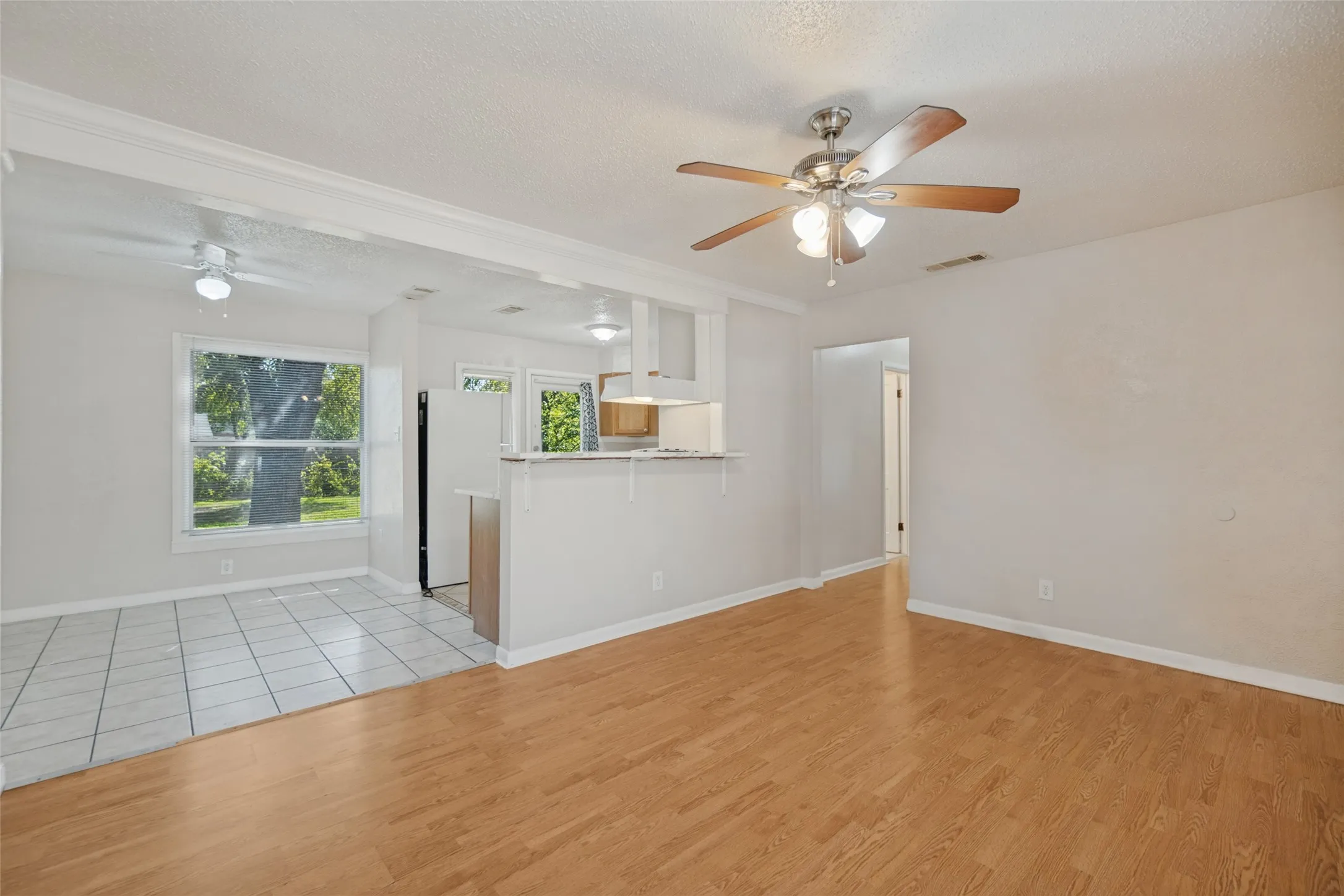 Single Family Residence For Rent in Dallas County , 10618 Sylvia Drive, Dallas, Texas 75228, 2 Bedroom, 1 Bathroom, Garage spaces, 1,077 Sqft, built in 1951, mls#21381931, Real Estate Agent in Dallas, Homes For Rent in Dallas county, Homes For Rent in Dallas, Realtor in Dallas Texas, Real Estate Brokerage Independent Realty Texas, Luminita Cordes Realtor