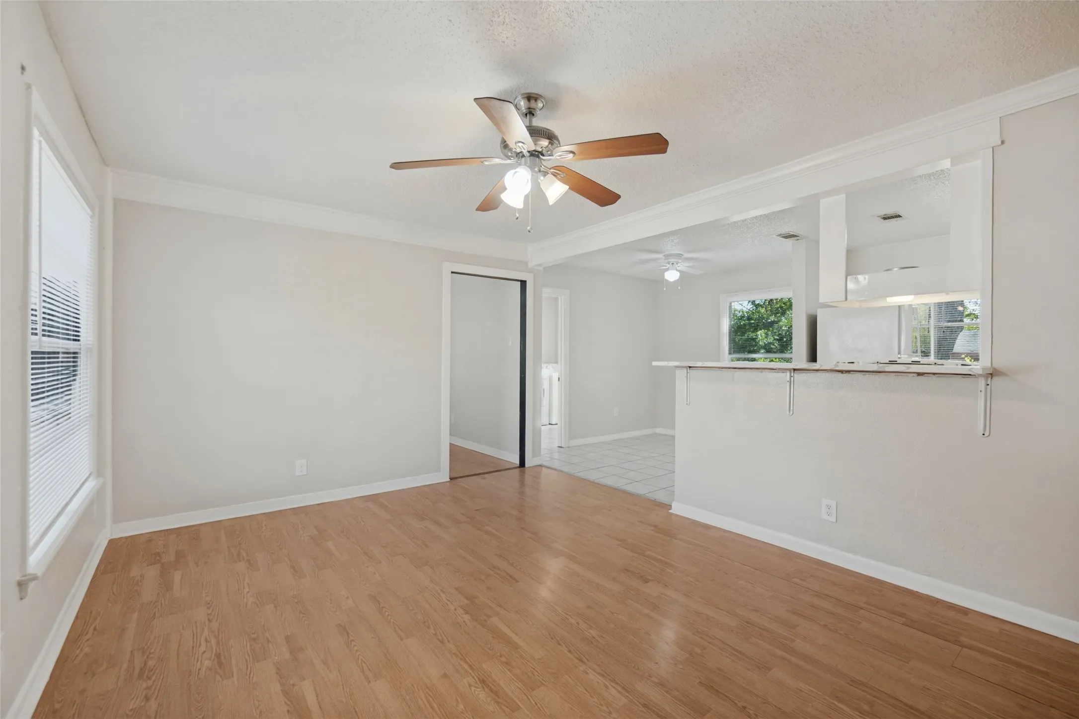 Single Family Residence For Rent in Dallas County , 10618 Sylvia Drive, Dallas, Texas 75228, 2 Bedroom, 1 Bathroom, Garage spaces, 1,077 Sqft, built in 1951, mls#21381931, Real Estate Agent in Dallas, Homes For Rent in Dallas county, Homes For Rent in Dallas, Realtor in Dallas Texas, Real Estate Brokerage Independent Realty Texas, Luminita Cordes Realtor
