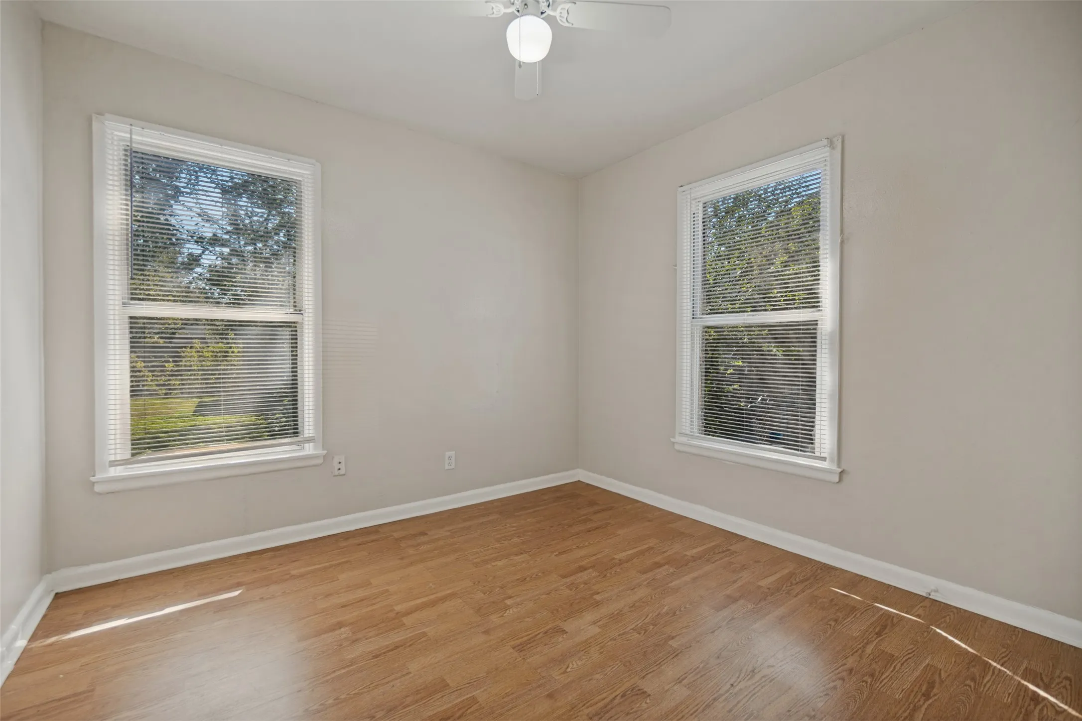 Single Family Residence For Rent in Dallas County , 10618 Sylvia Drive, Dallas, Texas 75228, 2 Bedroom, 1 Bathroom, Garage spaces, 1,077 Sqft, built in 1951, mls#21381931, Real Estate Agent in Dallas, Homes For Rent in Dallas county, Homes For Rent in Dallas, Realtor in Dallas Texas, Real Estate Brokerage Independent Realty Texas, Luminita Cordes Realtor
