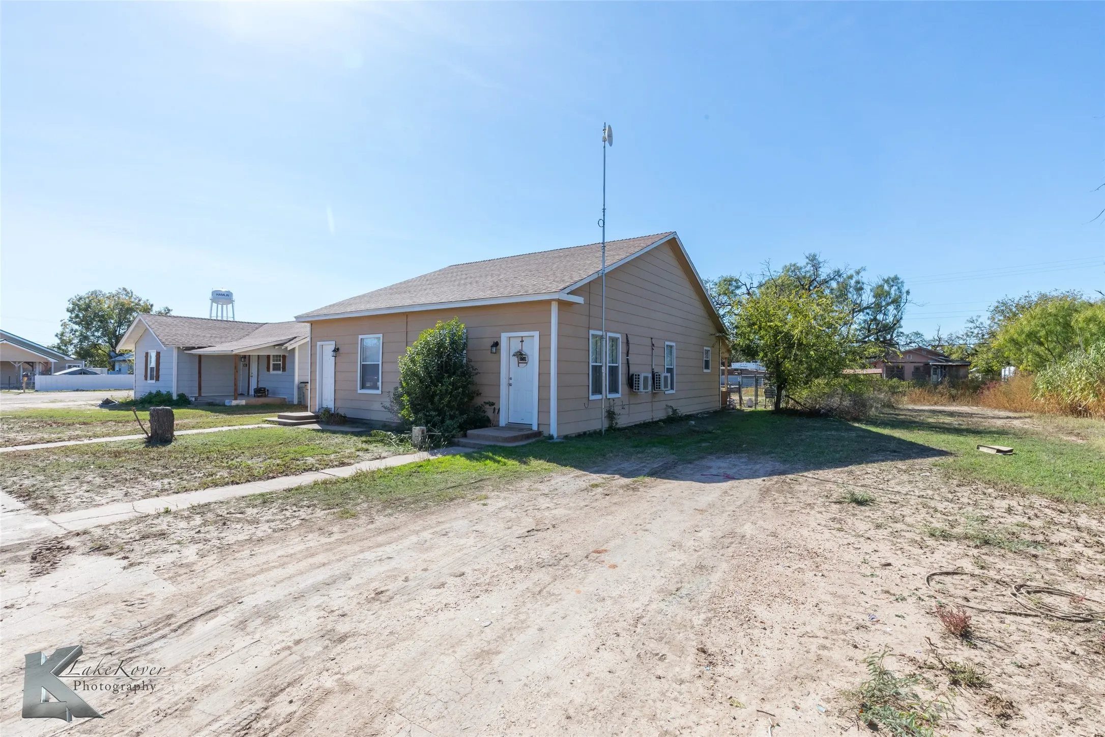 Duplex For Rent in Jones County , 344 SW Avenue A A, Hamlin, Texas 79520, 1 Bedroom, 1 Bathroom, Garage spaces, 650 Sqft, built in 1937, mls#21409108, Real Estate Agent in Hamlin, Homes For Rent in Jones county, Homes For Rent in Hamlin, Realtor in Hamlin Texas, Real Estate Brokerage Independent Realty Texas, Luminita Cordes Realtor