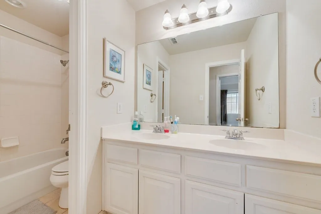 Single Family Residence For Sale in Dallas County , 6011 Crestridge Lane, Sachse, Texas 75048, 4 Bedroom, 4 Bathroom, 2 Garage spaces, 3,228 Sqft, built in 2004, mls#21409113, Real Estate Agent in Sachse, Homes For Sale in Dallas county, Homes For Sale in Sachse, Realtor in Sachse Texas, Real Estate Brokerage Independent Realty Texas, Luminita Cordes Realtor