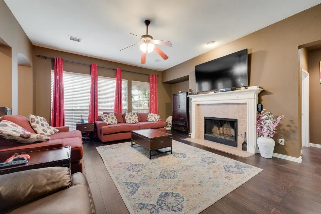 Single Family Residence For Sale in Dallas County , 6011 Crestridge Lane, Sachse, Texas 75048, 4 Bedroom, 4 Bathroom, 2 Garage spaces, 3,228 Sqft, built in 2004, mls#21409113, Real Estate Agent in Sachse, Homes For Sale in Dallas county, Homes For Sale in Sachse, Realtor in Sachse Texas, Real Estate Brokerage Independent Realty Texas, Luminita Cordes Realtor