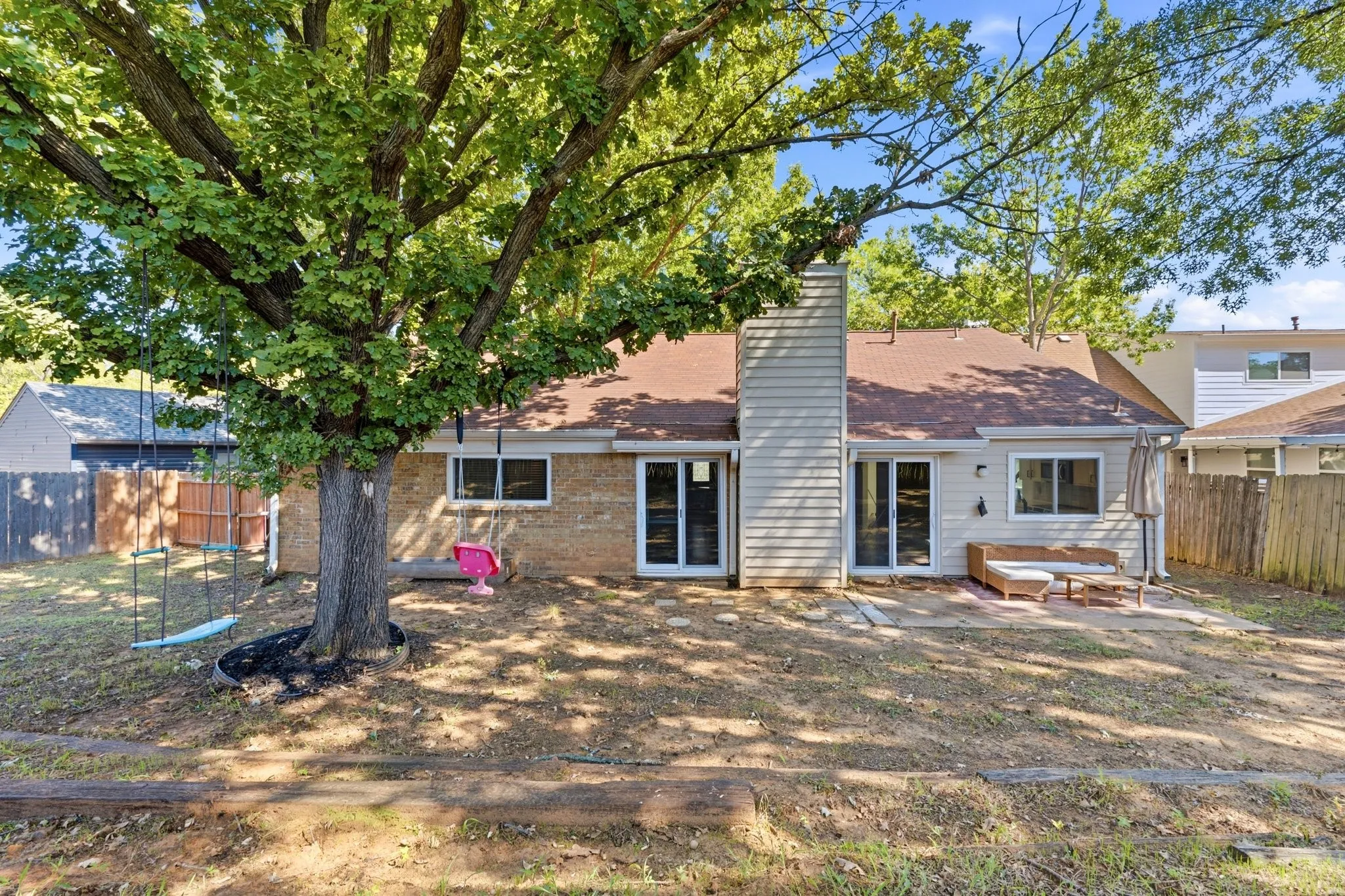 Single Family Residence For Sale in Denton County , 1933 Pin Oak Drive, Flower Mound, Texas 75028, 3 Bedroom, 2 Bathroom, 2 Garage spaces, 1,513 Sqft, built in 1981, mls#21409062, Real Estate Agent in Flower Mound, Homes For Sale in Denton county, Homes For Sale in Flower Mound, Realtor in Flower Mound Texas, Real Estate Brokerage Independent Realty Texas, Luminita Cordes Realtor