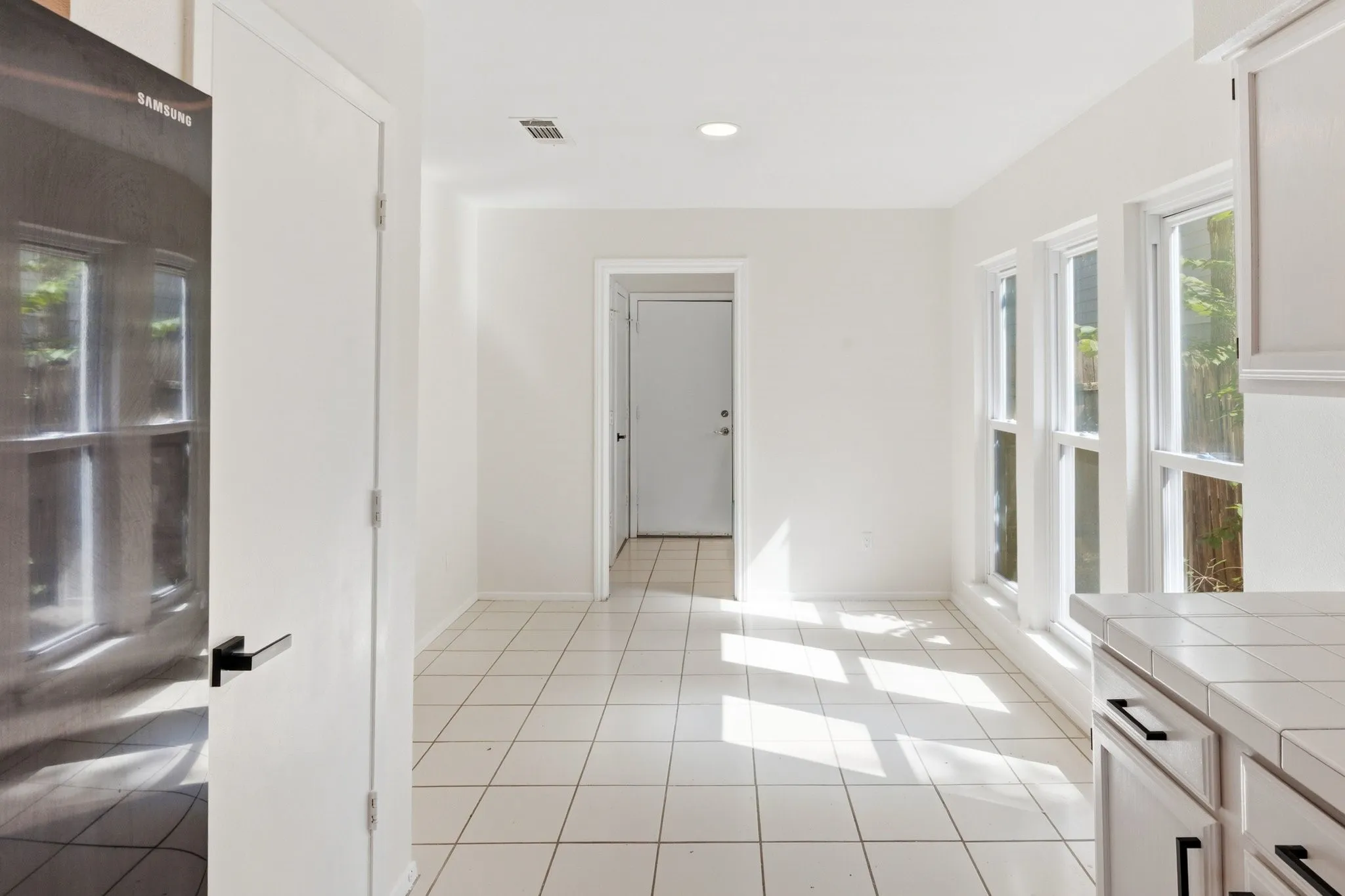 Single Family Residence For Sale in Denton County , 1933 Pin Oak Drive, Flower Mound, Texas 75028, 3 Bedroom, 2 Bathroom, 2 Garage spaces, 1,513 Sqft, built in 1981, mls#21409062, Real Estate Agent in Flower Mound, Homes For Sale in Denton county, Homes For Sale in Flower Mound, Realtor in Flower Mound Texas, Real Estate Brokerage Independent Realty Texas, Luminita Cordes Realtor