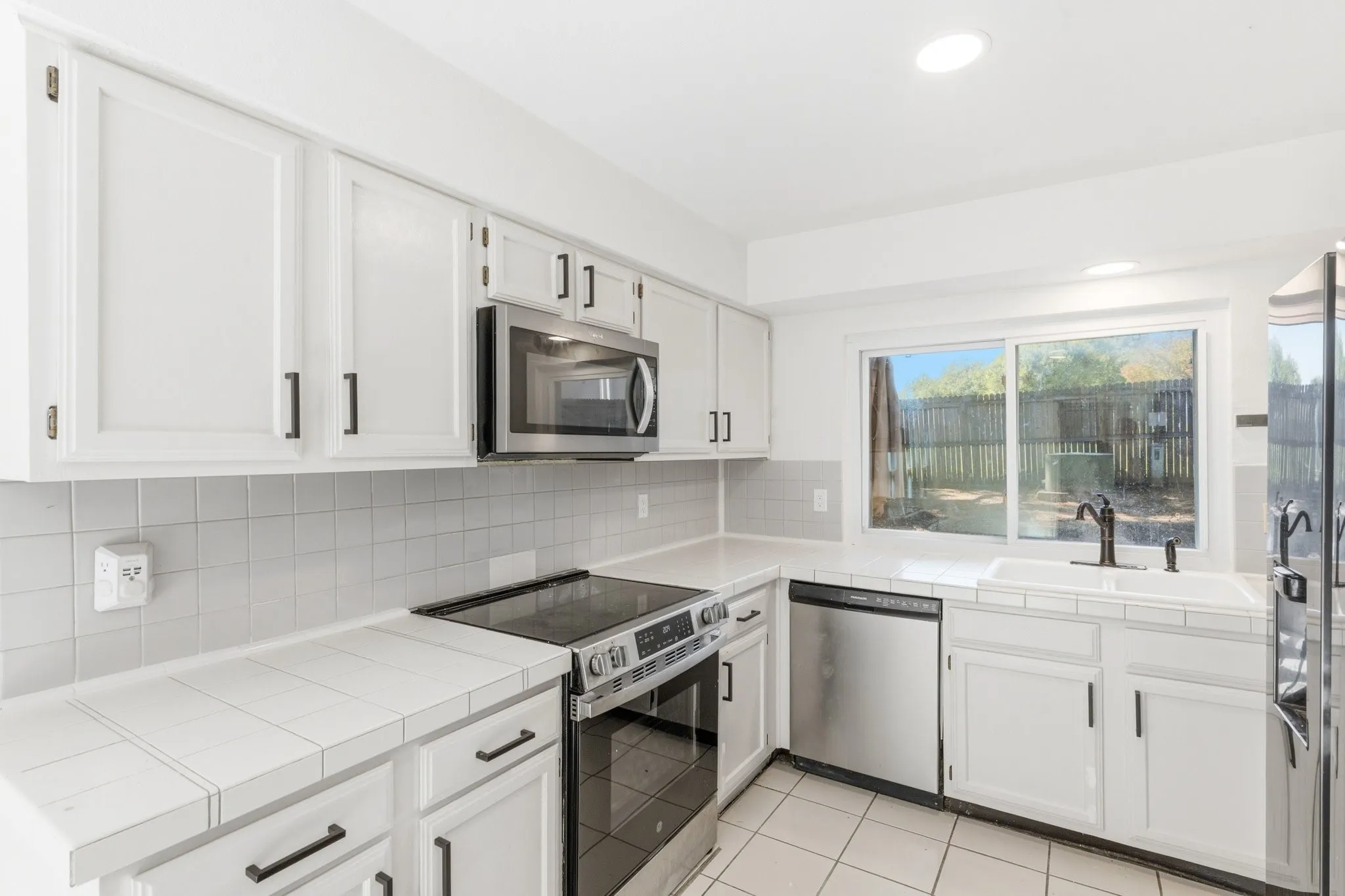Single Family Residence For Sale in Denton County , 1933 Pin Oak Drive, Flower Mound, Texas 75028, 3 Bedroom, 2 Bathroom, 2 Garage spaces, 1,513 Sqft, built in 1981, mls#21409062, Real Estate Agent in Flower Mound, Homes For Sale in Denton county, Homes For Sale in Flower Mound, Realtor in Flower Mound Texas, Real Estate Brokerage Independent Realty Texas, Luminita Cordes Realtor