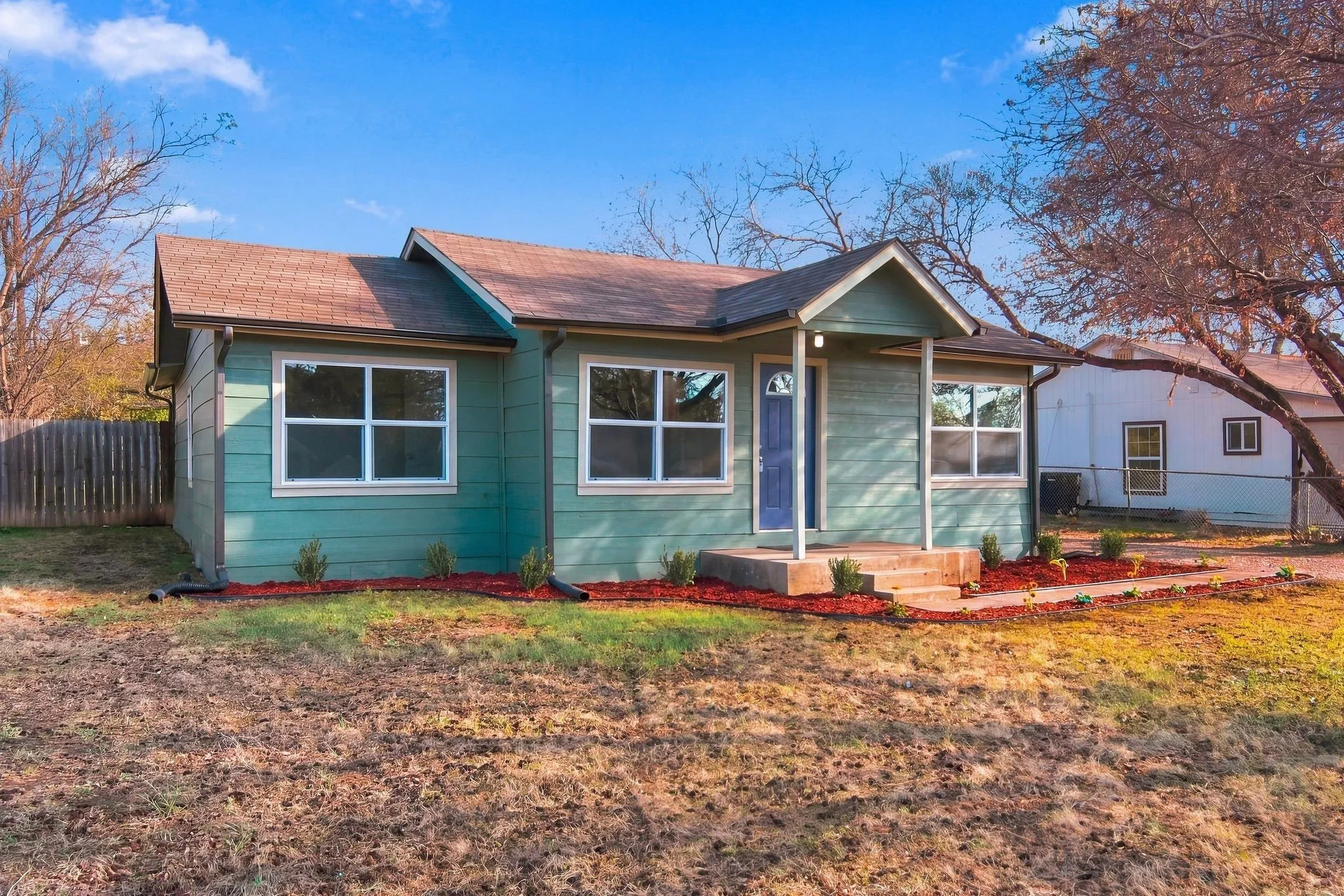 Single Family Residence For Sale in Tarrant County , 8814 Spaugh Court, White Settlement, Texas 76108, 3 Bedroom, 2 Bathroom, Garage spaces, 852 Sqft, built in 1955, mls#21409114, Real Estate Agent in White Settlement, Homes For Sale in Tarrant county, Homes For Sale in White Settlement, Realtor in White Settlement Texas, Real Estate Brokerage Independent Realty Texas, Luminita Cordes Realtor