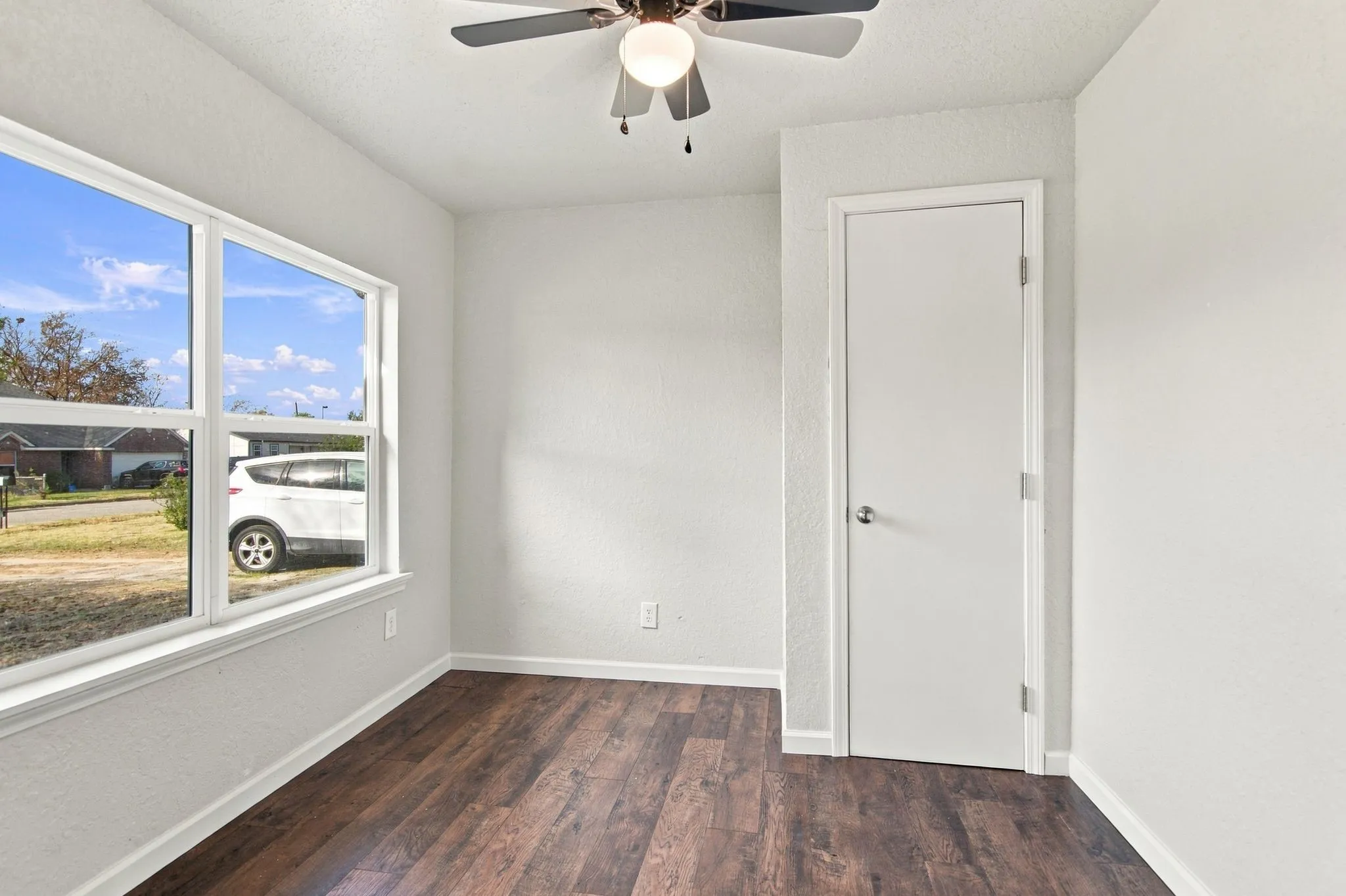 Single Family Residence For Sale in Tarrant County , 8814 Spaugh Court, White Settlement, Texas 76108, 3 Bedroom, 2 Bathroom, Garage spaces, 852 Sqft, built in 1955, mls#21409114, Real Estate Agent in White Settlement, Homes For Sale in Tarrant county, Homes For Sale in White Settlement, Realtor in White Settlement Texas, Real Estate Brokerage Independent Realty Texas, Luminita Cordes Realtor