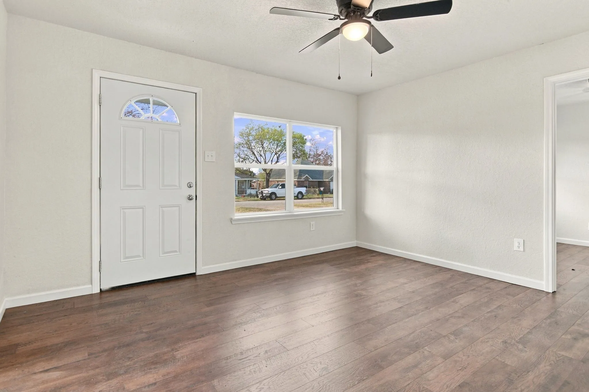 Single Family Residence For Sale in Tarrant County , 8814 Spaugh Court, White Settlement, Texas 76108, 3 Bedroom, 2 Bathroom, Garage spaces, 852 Sqft, built in 1955, mls#21409114, Real Estate Agent in White Settlement, Homes For Sale in Tarrant county, Homes For Sale in White Settlement, Realtor in White Settlement Texas, Real Estate Brokerage Independent Realty Texas, Luminita Cordes Realtor