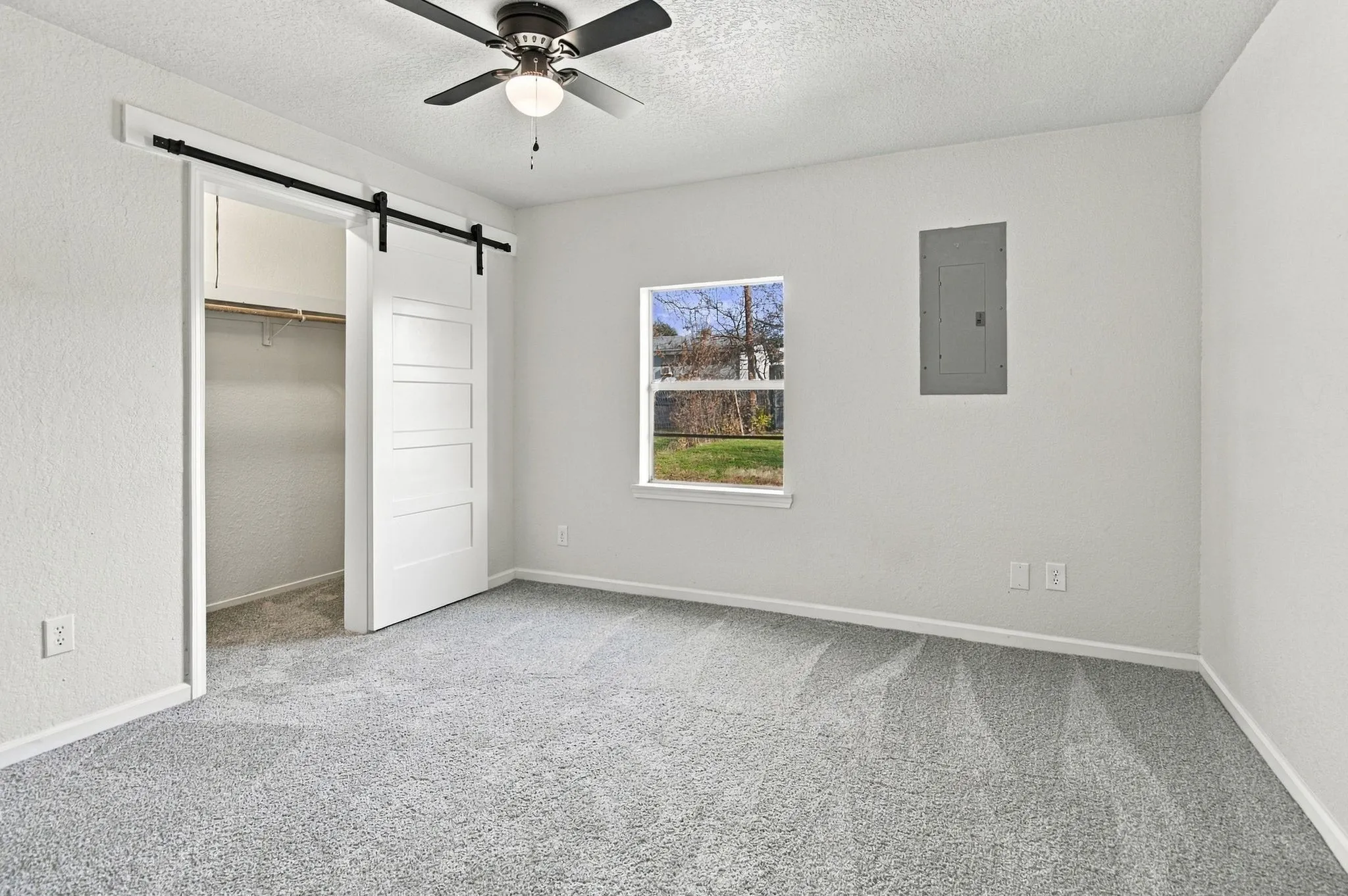 Single Family Residence For Sale in Tarrant County , 8814 Spaugh Court, White Settlement, Texas 76108, 3 Bedroom, 2 Bathroom, Garage spaces, 852 Sqft, built in 1955, mls#21409114, Real Estate Agent in White Settlement, Homes For Sale in Tarrant county, Homes For Sale in White Settlement, Realtor in White Settlement Texas, Real Estate Brokerage Independent Realty Texas, Luminita Cordes Realtor