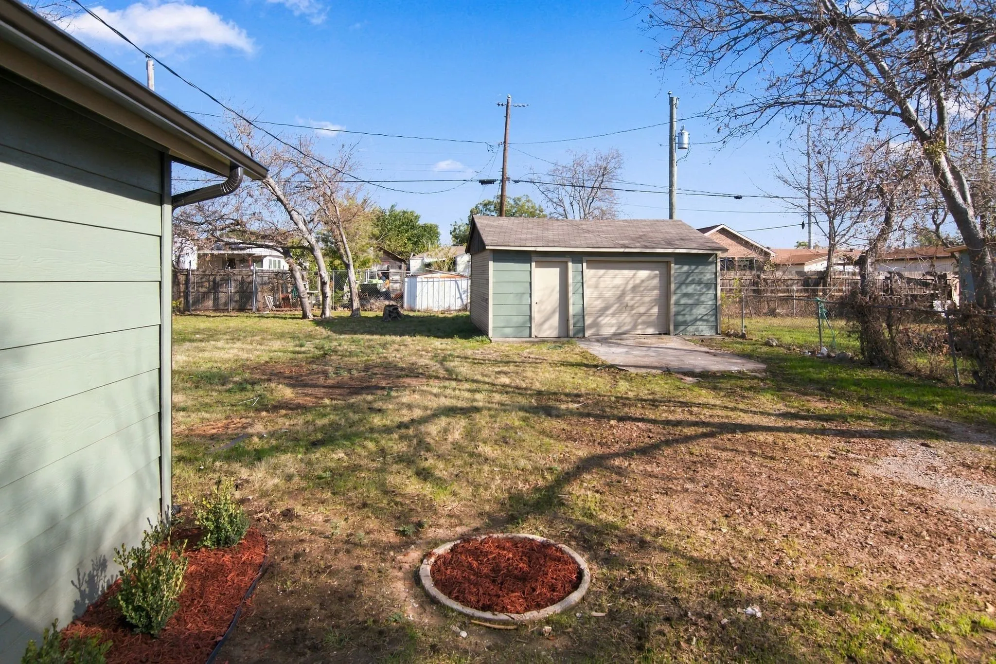 Single Family Residence For Sale in Tarrant County , 8814 Spaugh Court, White Settlement, Texas 76108, 3 Bedroom, 2 Bathroom, Garage spaces, 852 Sqft, built in 1955, mls#21409114, Real Estate Agent in White Settlement, Homes For Sale in Tarrant county, Homes For Sale in White Settlement, Realtor in White Settlement Texas, Real Estate Brokerage Independent Realty Texas, Luminita Cordes Realtor