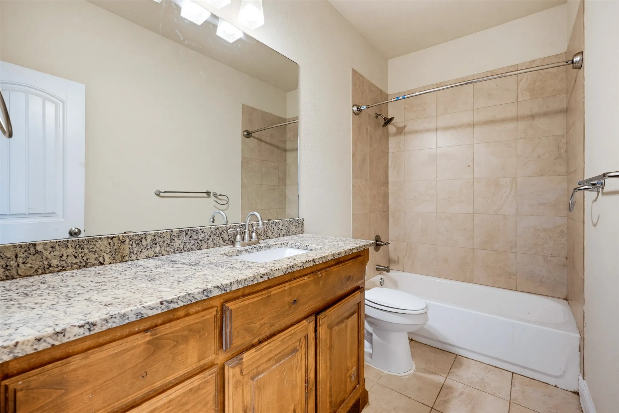 Single Family Residence For Rent in Tarrant County , 4721 Woodview Lane, Forest Hill, Texas 76140, 3 Bedroom, 2 Bathroom, 2 Garage spaces, 1,456 Sqft, built in 2017, mls#21409110, Real Estate Agent in Forest Hill, Homes For Rent in Tarrant county, Homes For Rent in Forest Hill, Realtor in Forest Hill Texas, Real Estate Brokerage Independent Realty Texas, Luminita Cordes Realtor