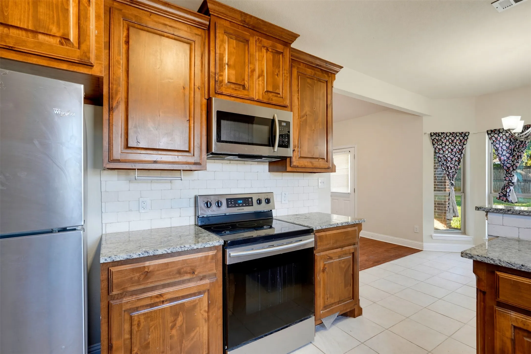Single Family Residence For Rent in Tarrant County , 4721 Woodview Lane, Forest Hill, Texas 76140, 3 Bedroom, 2 Bathroom, 2 Garage spaces, 1,456 Sqft, built in 2017, mls#21409110, Real Estate Agent in Forest Hill, Homes For Rent in Tarrant county, Homes For Rent in Forest Hill, Realtor in Forest Hill Texas, Real Estate Brokerage Independent Realty Texas, Luminita Cordes Realtor