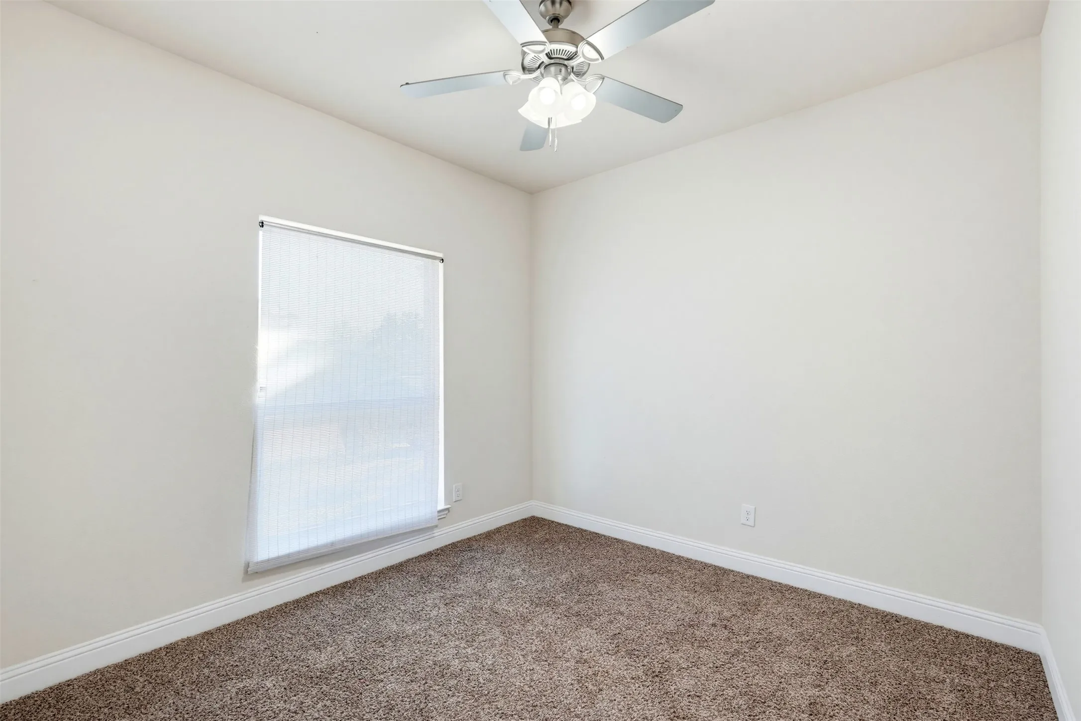 Single Family Residence For Rent in Tarrant County , 4721 Woodview Lane, Forest Hill, Texas 76140, 3 Bedroom, 2 Bathroom, 2 Garage spaces, 1,456 Sqft, built in 2017, mls#21409110, Real Estate Agent in Forest Hill, Homes For Rent in Tarrant county, Homes For Rent in Forest Hill, Realtor in Forest Hill Texas, Real Estate Brokerage Independent Realty Texas, Luminita Cordes Realtor