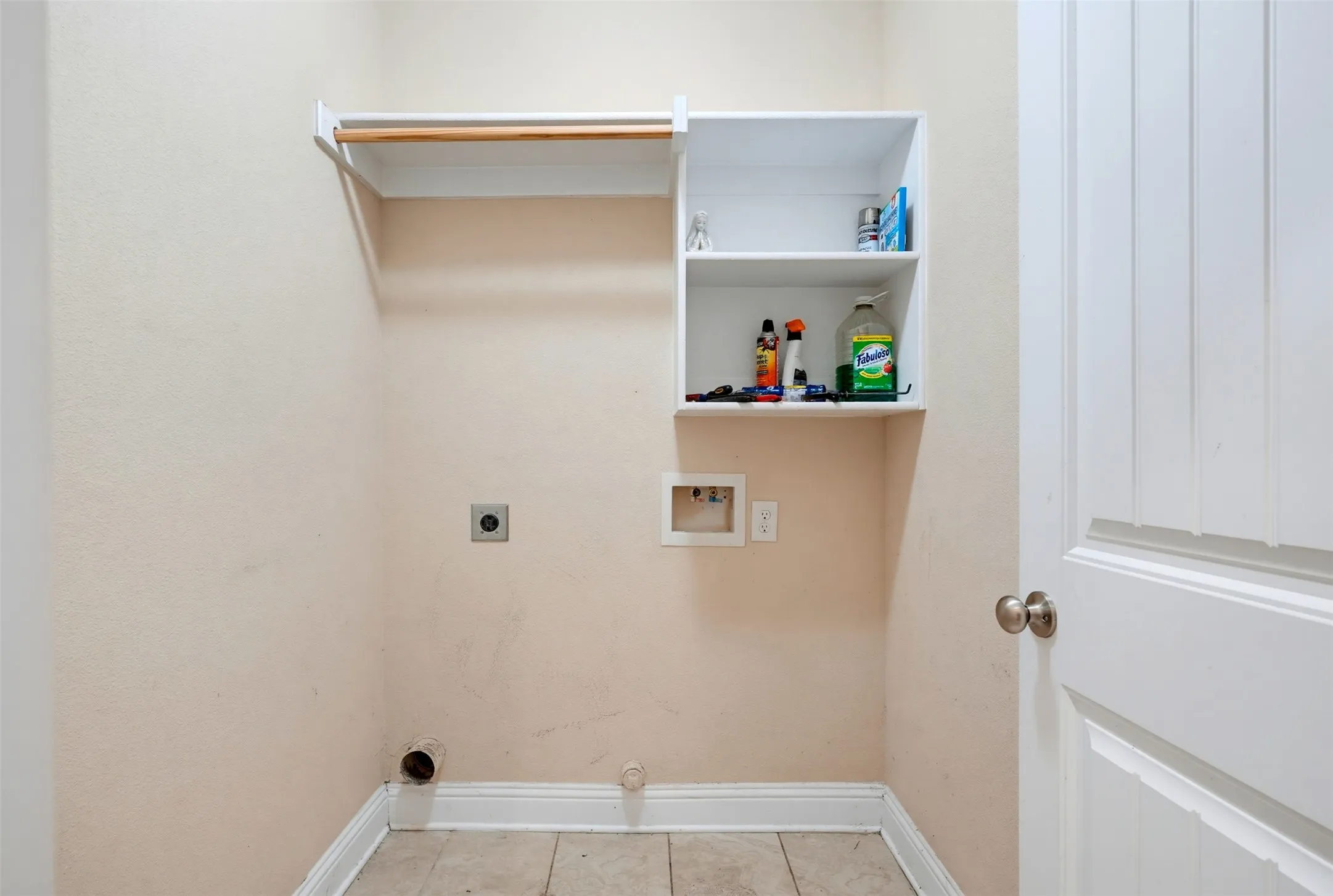 Single Family Residence For Rent in Tarrant County , 4721 Woodview Lane, Forest Hill, Texas 76140, 3 Bedroom, 2 Bathroom, 2 Garage spaces, 1,456 Sqft, built in 2017, mls#21409110, Real Estate Agent in Forest Hill, Homes For Rent in Tarrant county, Homes For Rent in Forest Hill, Realtor in Forest Hill Texas, Real Estate Brokerage Independent Realty Texas, Luminita Cordes Realtor