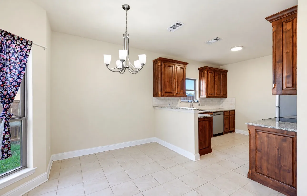 Single Family Residence For Rent in Tarrant County , 4721 Woodview Lane, Forest Hill, Texas 76140, 3 Bedroom, 2 Bathroom, 2 Garage spaces, 1,456 Sqft, built in 2017, mls#21409110, Real Estate Agent in Forest Hill, Homes For Rent in Tarrant county, Homes For Rent in Forest Hill, Realtor in Forest Hill Texas, Real Estate Brokerage Independent Realty Texas, Luminita Cordes Realtor