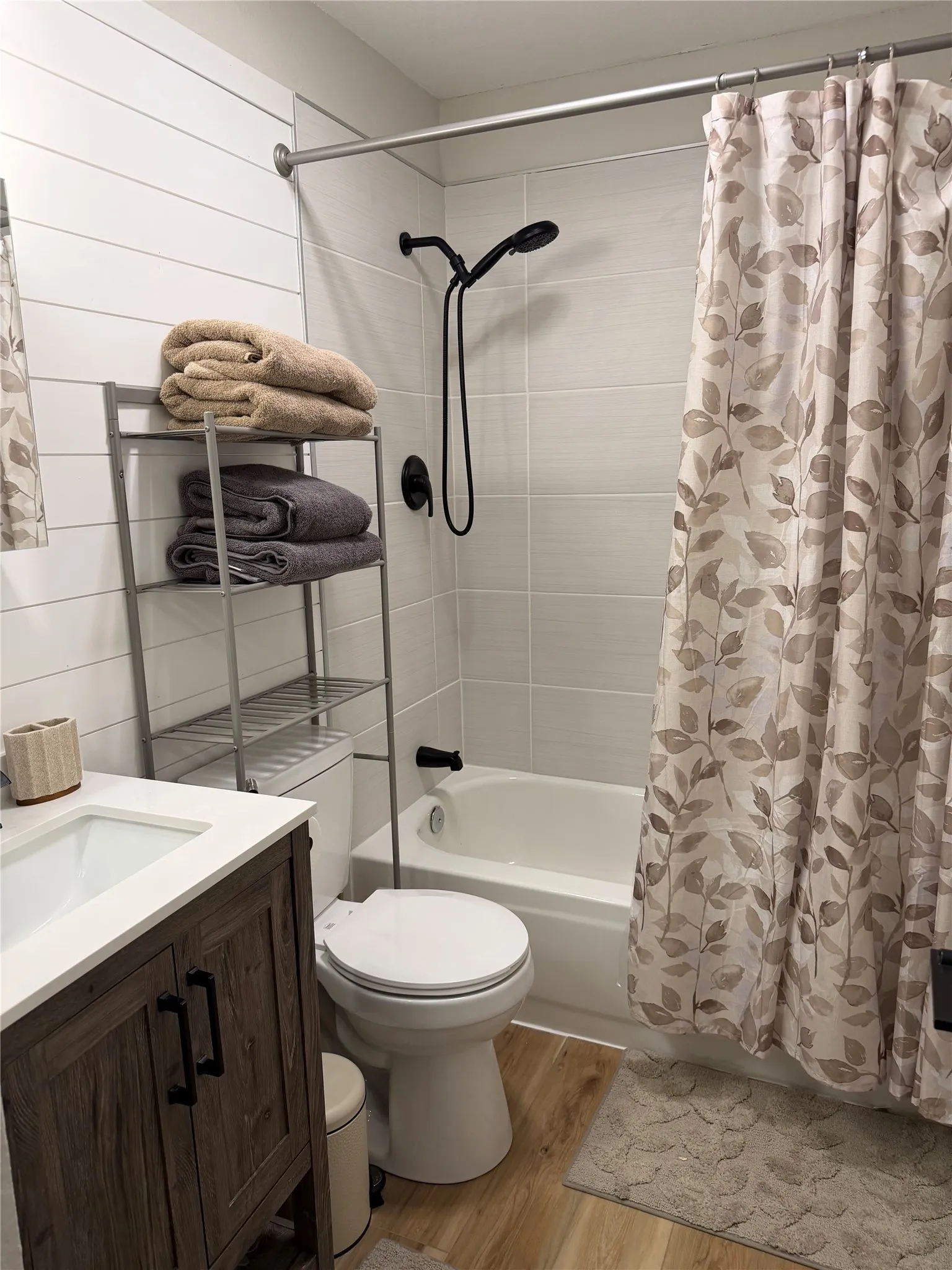 upstairs full bath