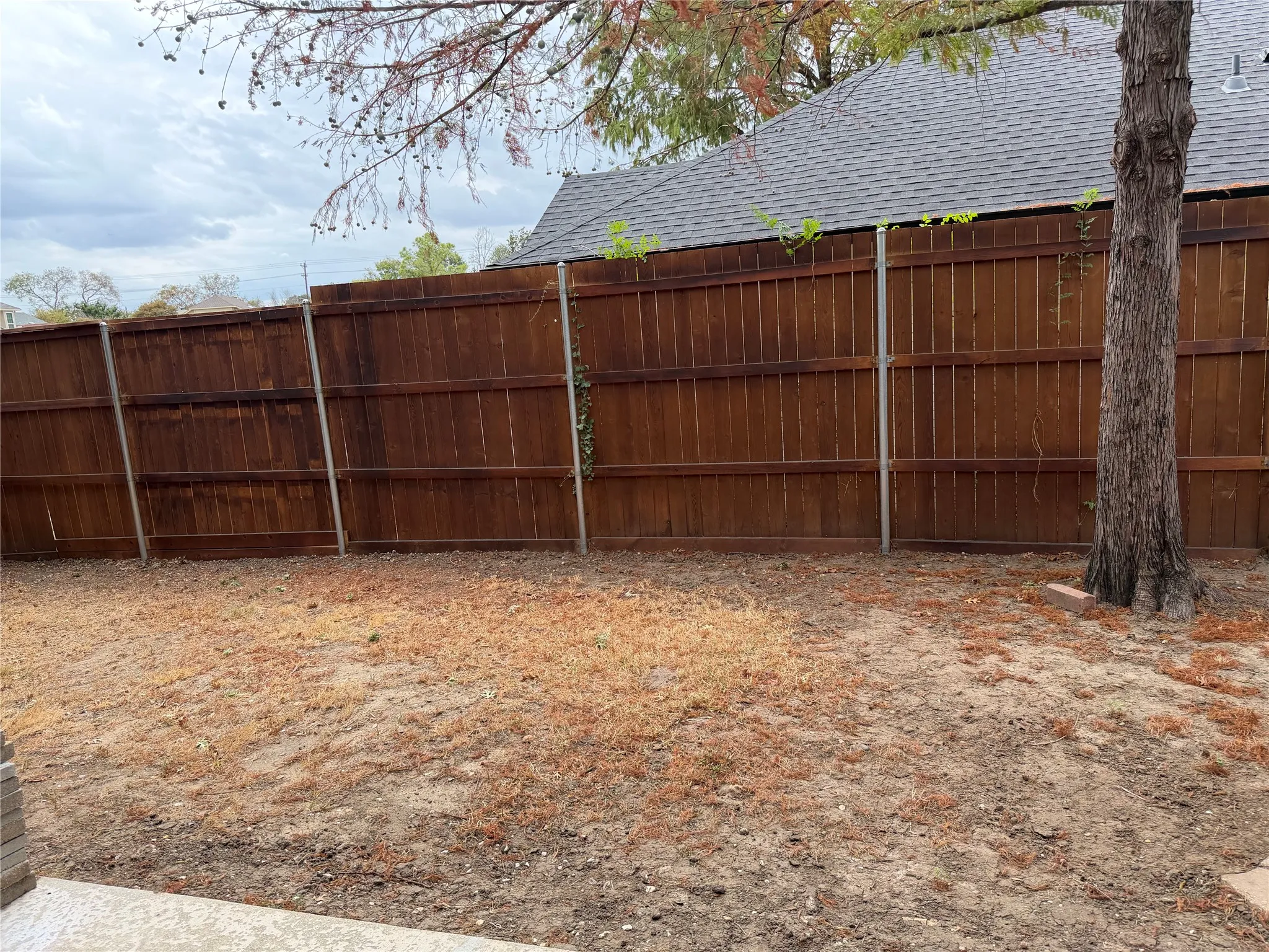 Single Family Residence For Rent in Denton County , 1362 Chinaberry Drive, Lewisville, Texas 75077, 3 Bedroom, 3 Bathroom, 2 Garage spaces, 1,647 Sqft, built in 1985, mls#21409093, Real Estate Agent in Lewisville, Homes For Rent in Denton county, Homes For Rent in Lewisville, Realtor in Lewisville Texas, Real Estate Brokerage Independent Realty Texas, Luminita Cordes Realtor