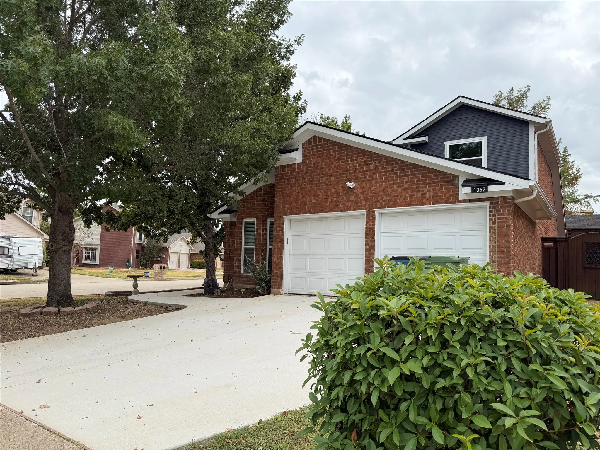 Garages and driveway