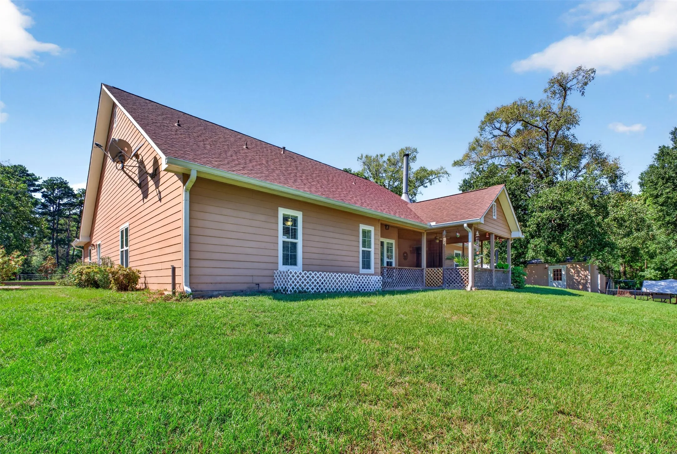 Farm For Sale in Anderson County , 15367 S State Highway 19, Elkhart, Texas 75839, 4 Bedroom, 3 Bathroom, Garage spaces, 2,940 Sqft, built in 2006, mls#21408930, Real Estate Agent in Elkhart, Homes For Sale in Anderson county, Homes For Sale in Elkhart, Realtor in Elkhart Texas, Real Estate Brokerage Independent Realty Texas, Luminita Cordes Realtor