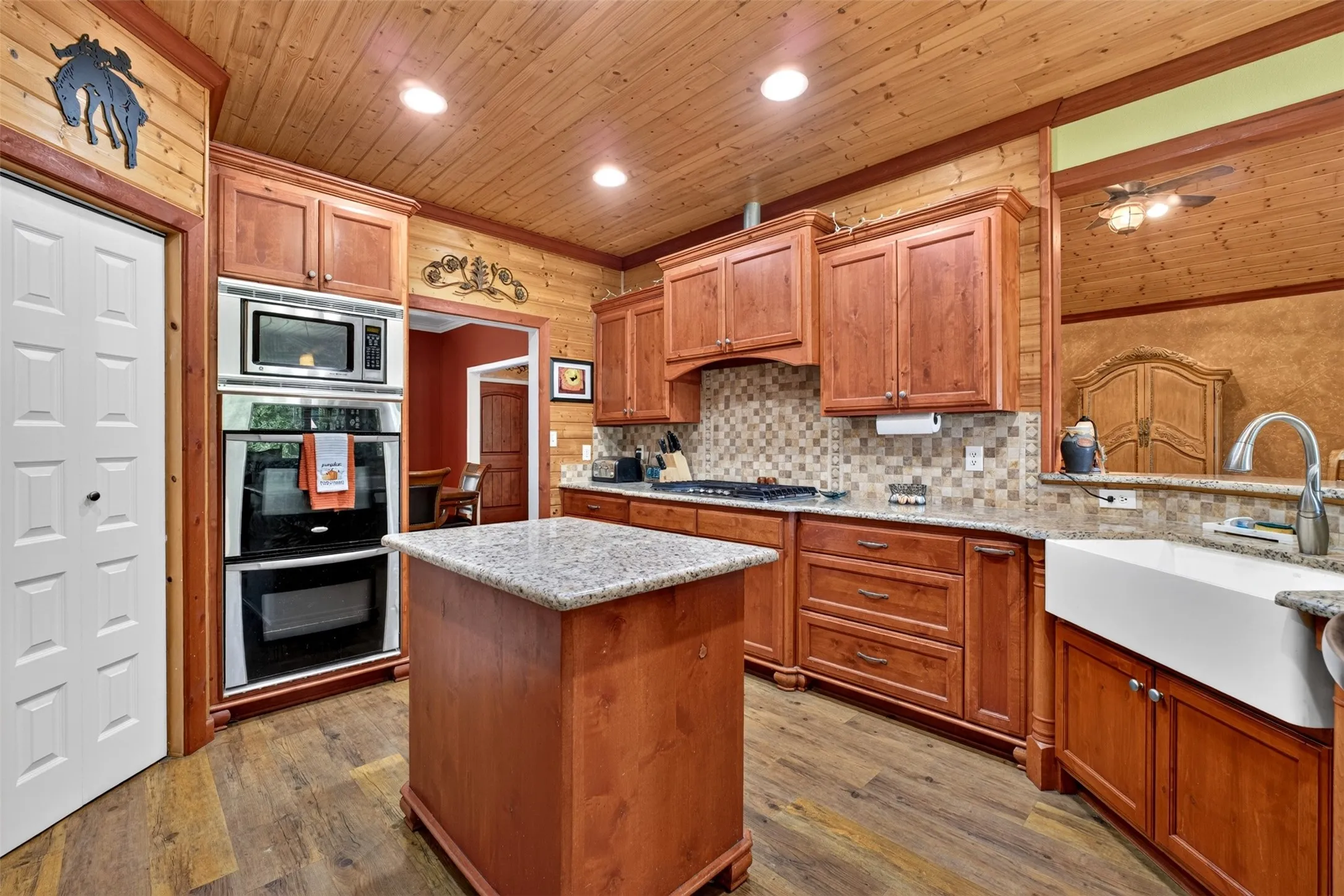 Farm For Sale in Anderson County , 15367 S State Highway 19, Elkhart, Texas 75839, 4 Bedroom, 3 Bathroom, Garage spaces, 2,940 Sqft, built in 2006, mls#21408930, Real Estate Agent in Elkhart, Homes For Sale in Anderson county, Homes For Sale in Elkhart, Realtor in Elkhart Texas, Real Estate Brokerage Independent Realty Texas, Luminita Cordes Realtor