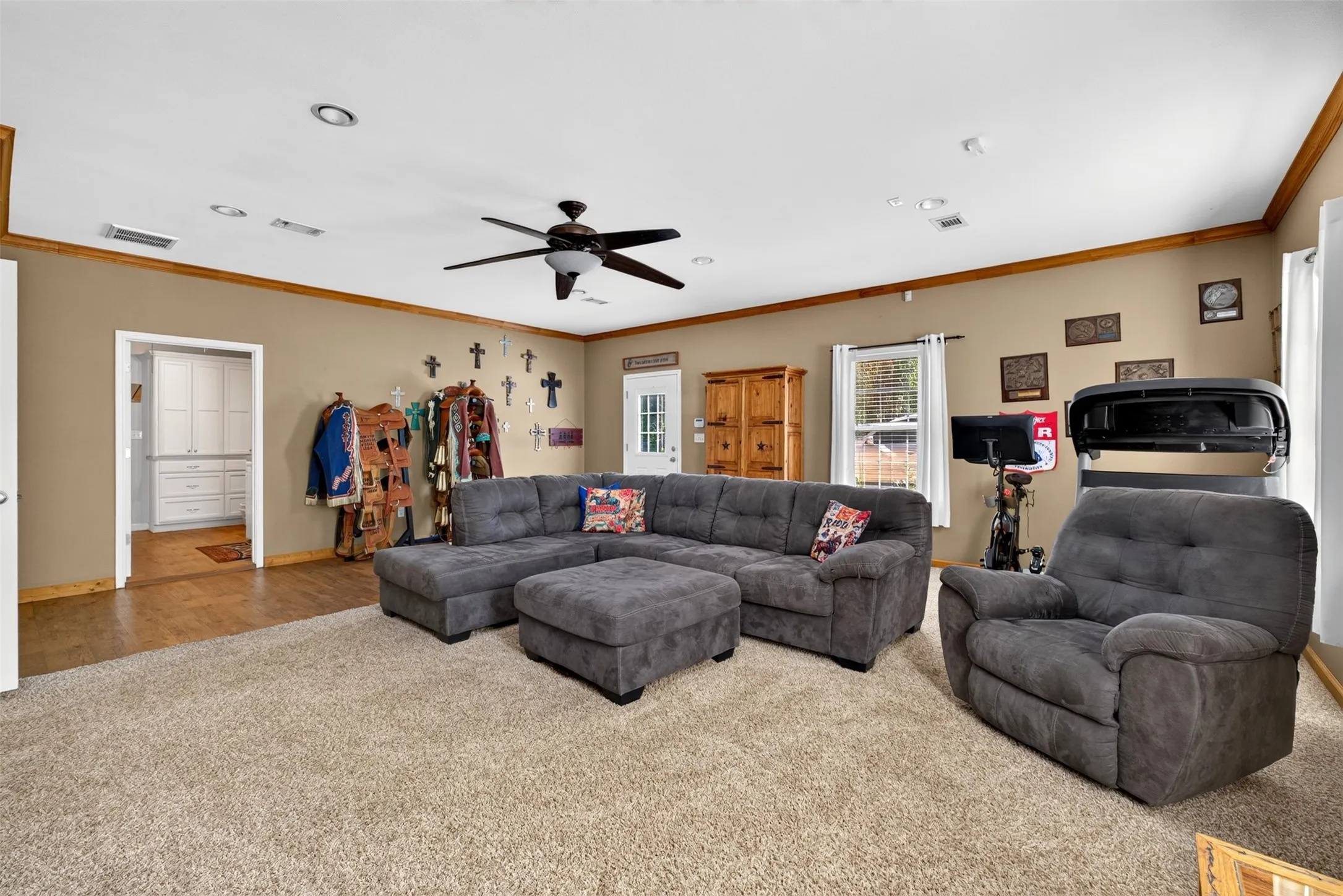 Farm For Sale in Anderson County , 15367 S State Highway 19, Elkhart, Texas 75839, 4 Bedroom, 3 Bathroom, Garage spaces, 2,940 Sqft, built in 2006, mls#21408930, Real Estate Agent in Elkhart, Homes For Sale in Anderson county, Homes For Sale in Elkhart, Realtor in Elkhart Texas, Real Estate Brokerage Independent Realty Texas, Luminita Cordes Realtor