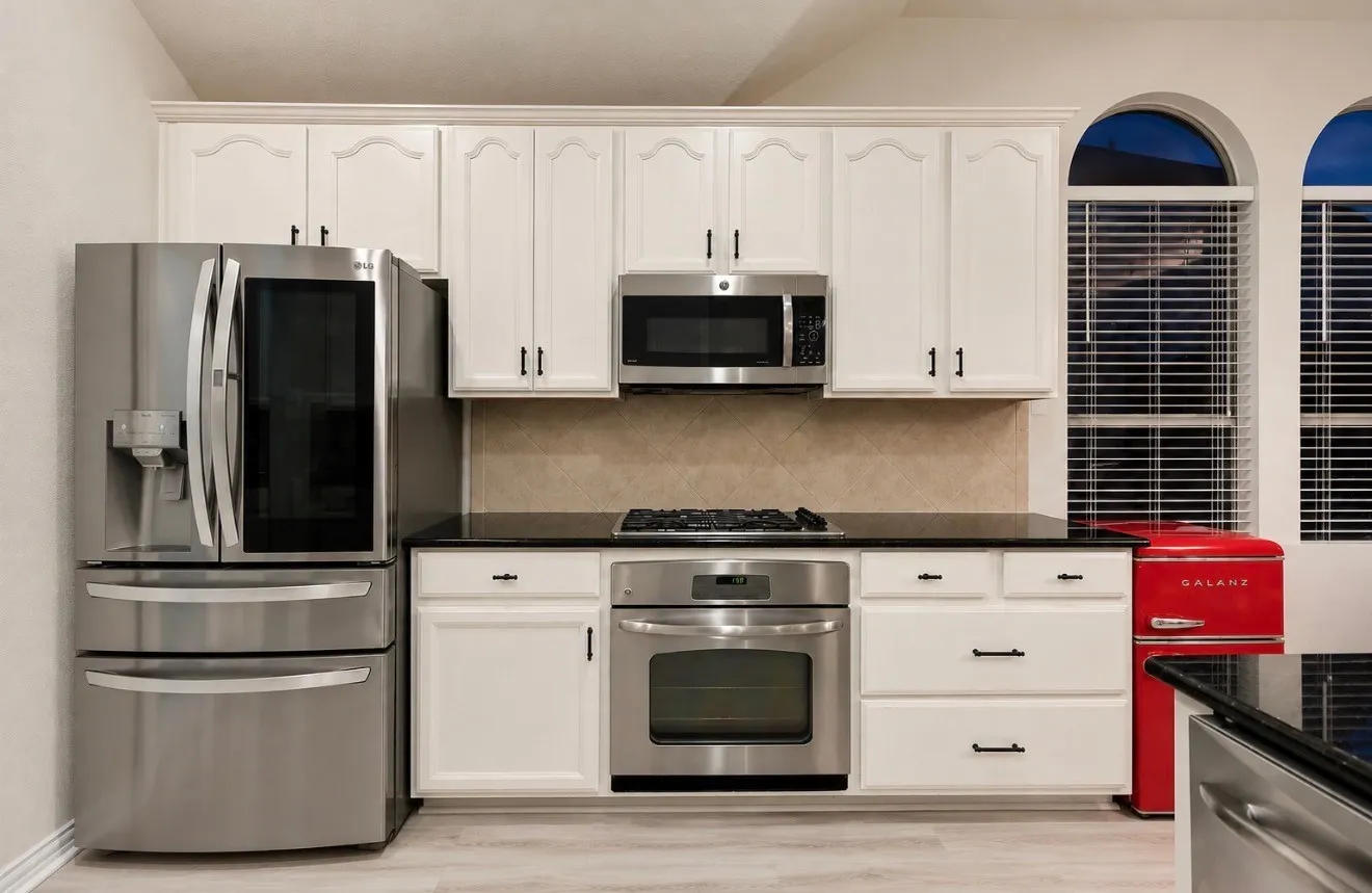 Single Family Residence For Sale in Tarrant County , 1705 Grand Meadows Drive, Keller, Texas 76248, 3 Bedroom, 2 Bathroom, 2 Garage spaces, 2,816 Sqft, built in 2009, mls#21409109, Real Estate Agent in Keller, Homes For Sale in Tarrant county, Homes For Sale in Keller, Realtor in Keller Texas, Real Estate Brokerage Independent Realty Texas, Luminita Cordes Realtor