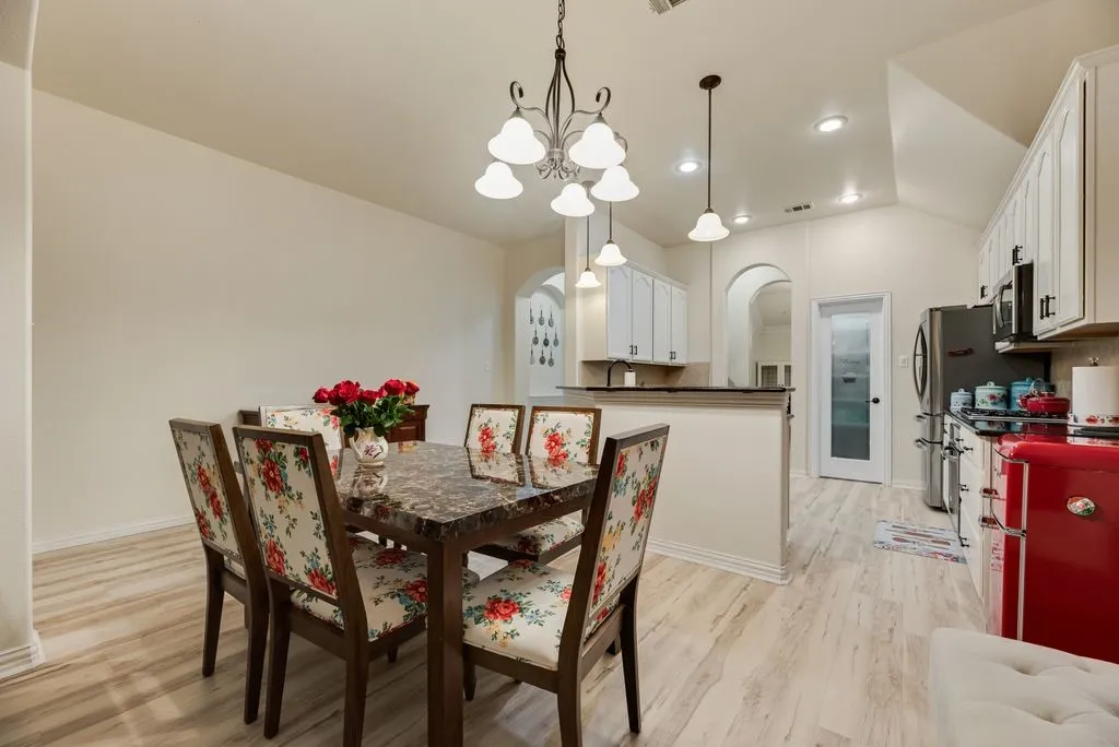 Single Family Residence For Sale in Tarrant County , 1705 Grand Meadows Drive, Keller, Texas 76248, 3 Bedroom, 2 Bathroom, 2 Garage spaces, 2,816 Sqft, built in 2009, mls#21409109, Real Estate Agent in Keller, Homes For Sale in Tarrant county, Homes For Sale in Keller, Realtor in Keller Texas, Real Estate Brokerage Independent Realty Texas, Luminita Cordes Realtor