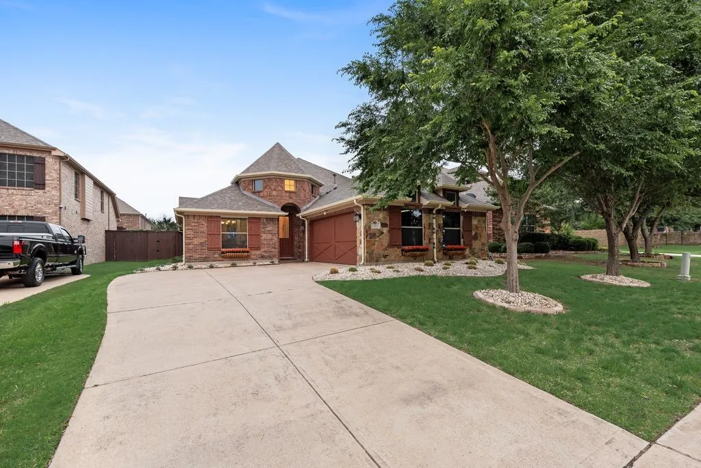 Welcome to 1705 Grand Meadows!