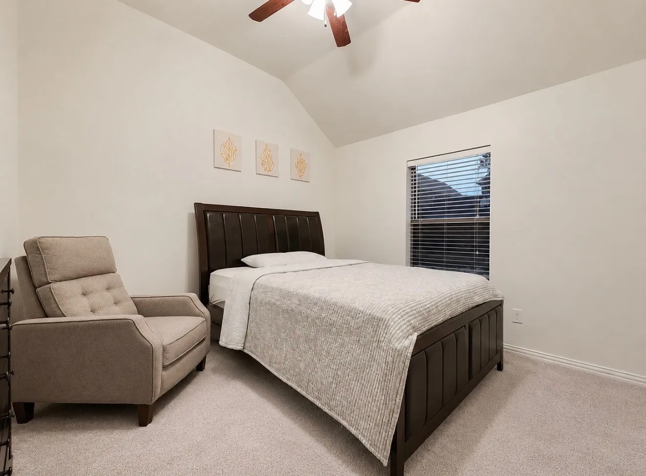 Single Family Residence For Sale in Tarrant County , 1705 Grand Meadows Drive, Keller, Texas 76248, 3 Bedroom, 2 Bathroom, 2 Garage spaces, 2,816 Sqft, built in 2009, mls#21409109, Real Estate Agent in Keller, Homes For Sale in Tarrant county, Homes For Sale in Keller, Realtor in Keller Texas, Real Estate Brokerage Independent Realty Texas, Luminita Cordes Realtor